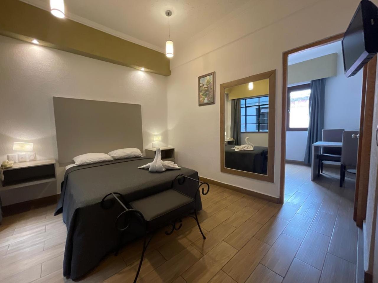 Twin Room,1586847114:JPEG