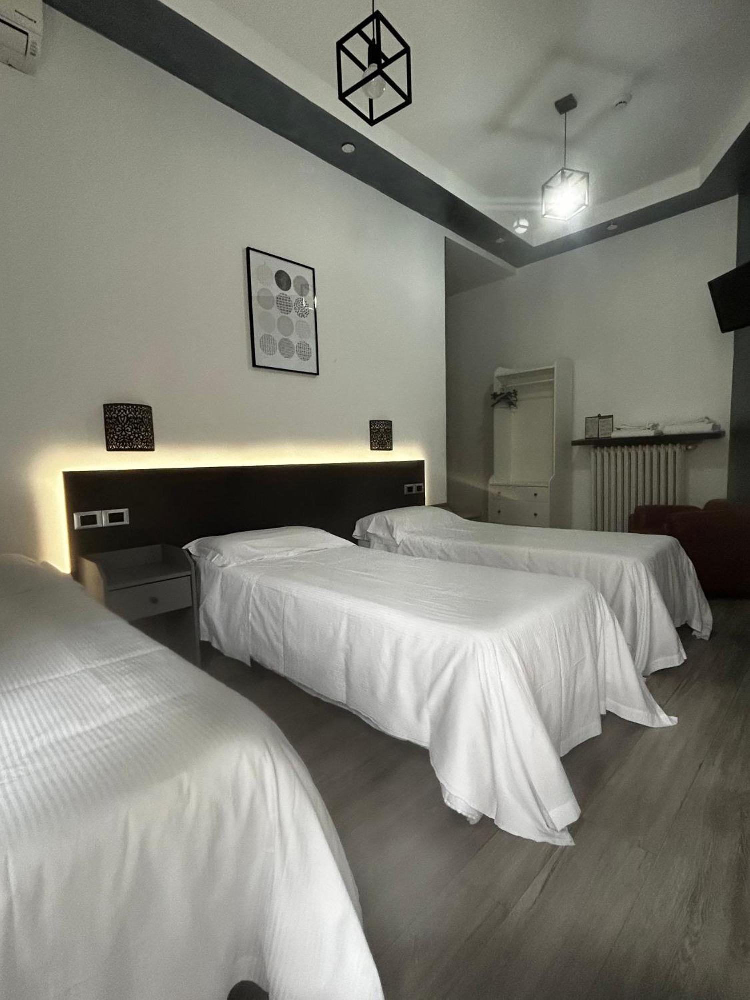 Basic Triple Room,1586922086:JPEG