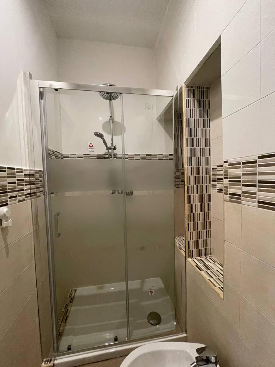 Single Room Private Bathroom,1587103754:JPEG