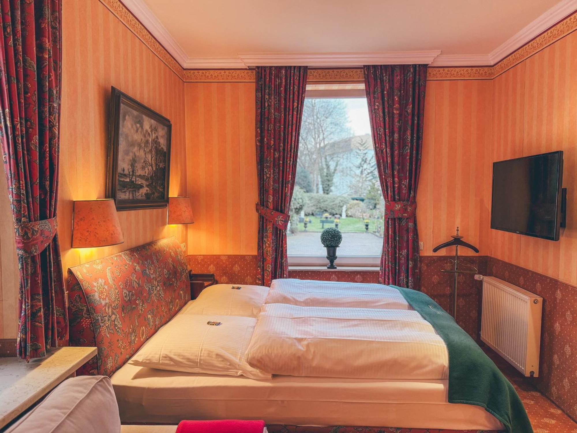 Triple Room,1587498089:JPEG