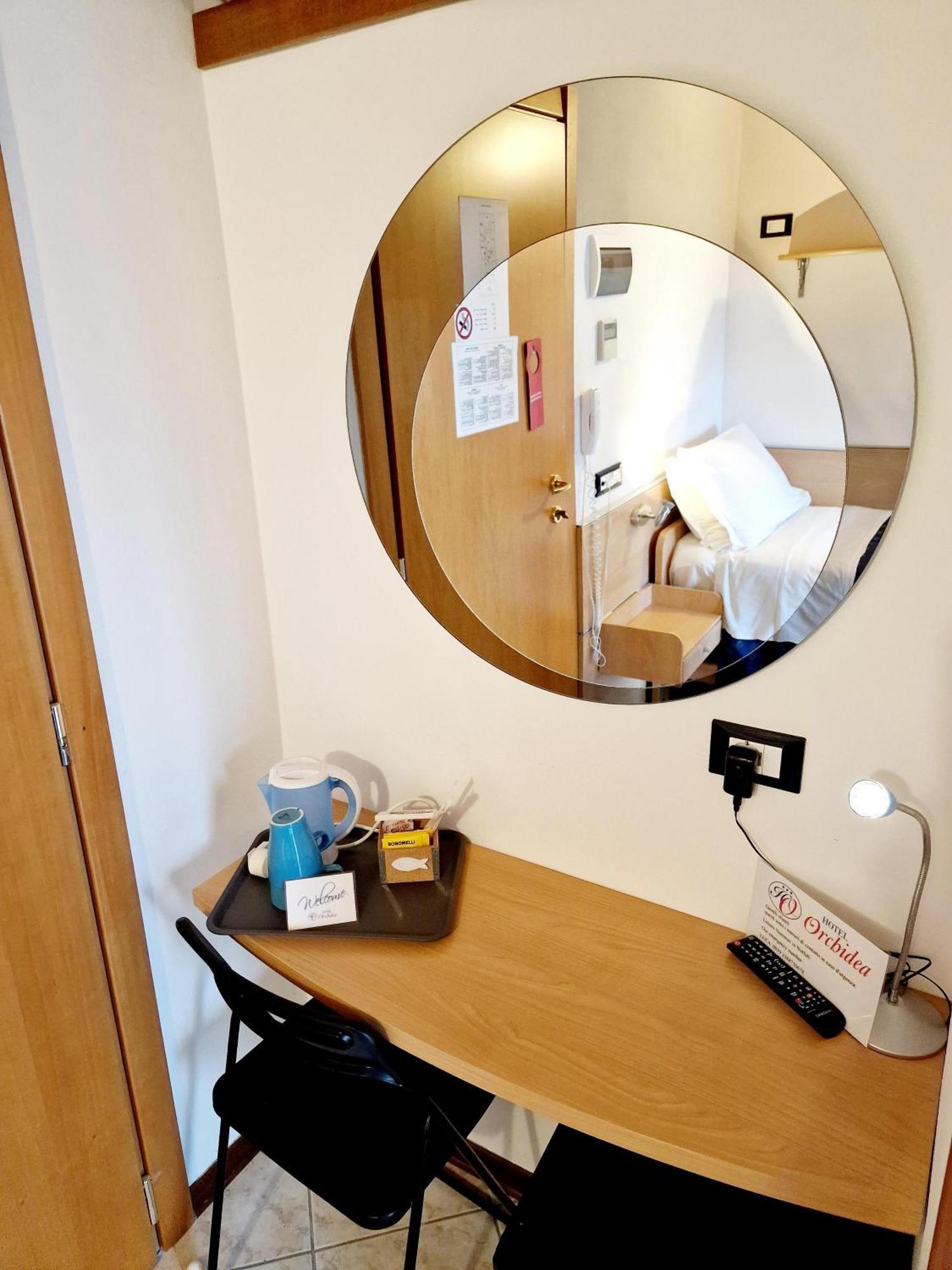 Single Room,1587515254:JPEG
