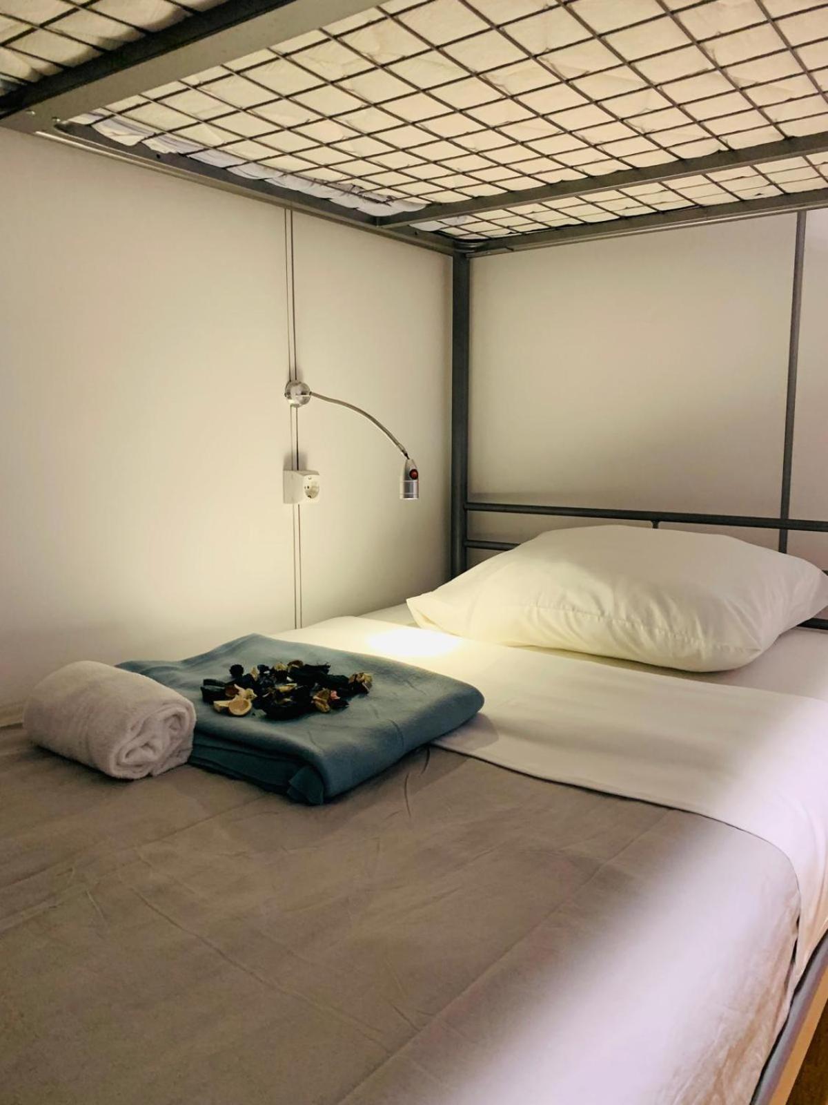Bed 3-Bed Mixed Dormitory Room,1587547873:JPEG