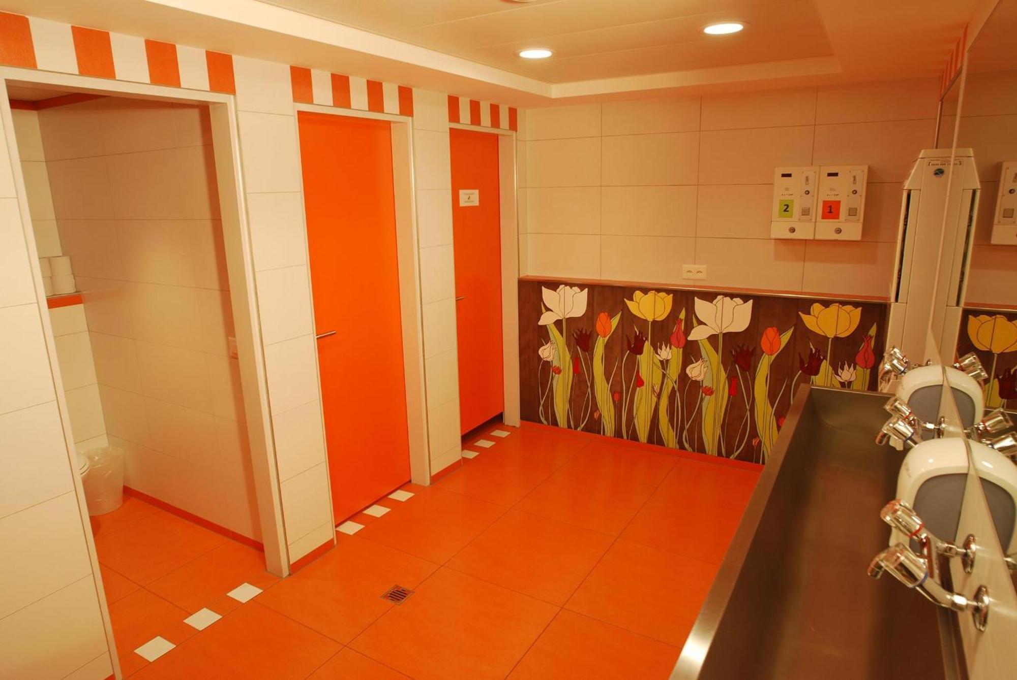 Single Bed Mixed Dormitory Room