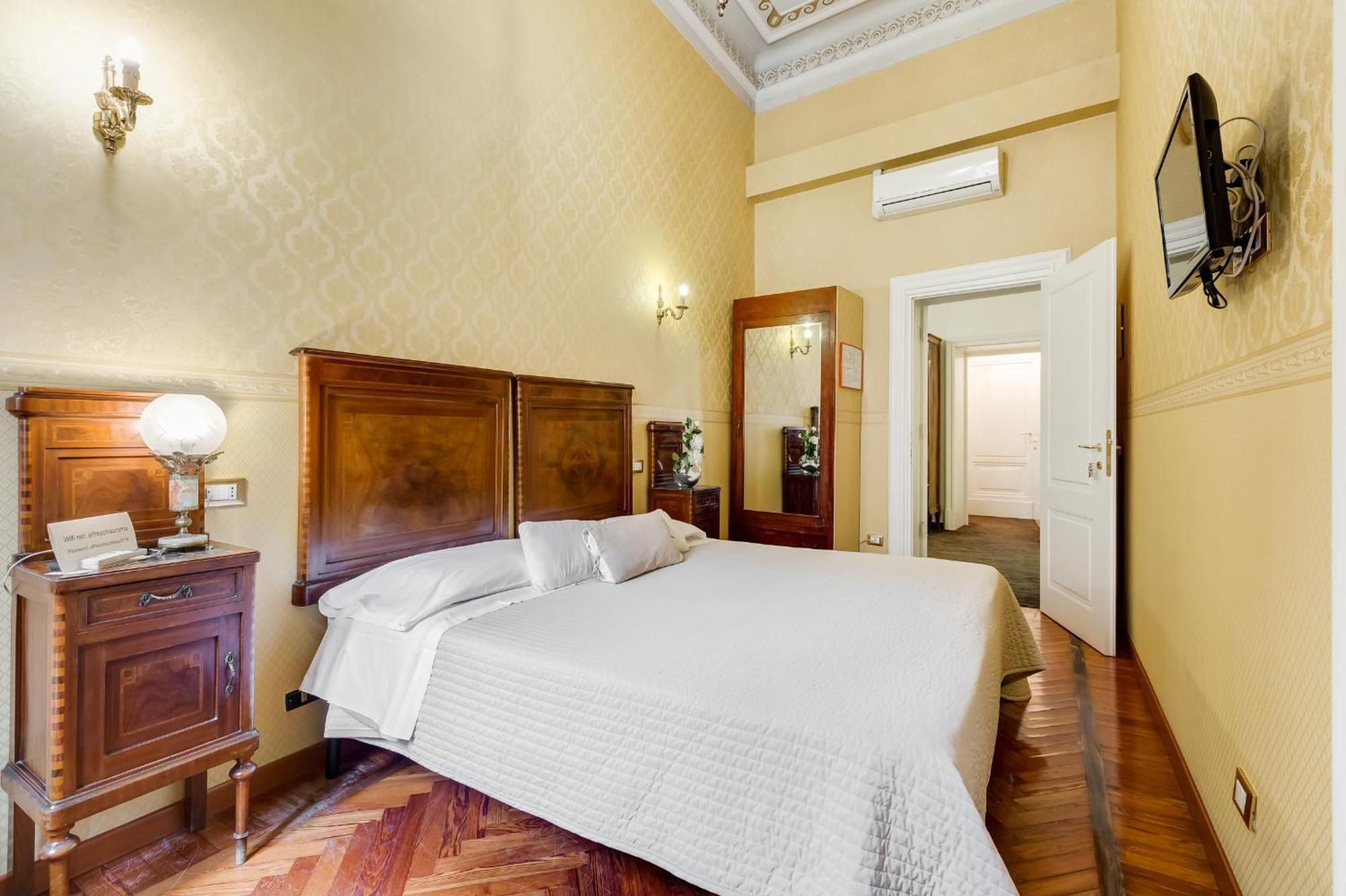 Double Room Private External Bathroom