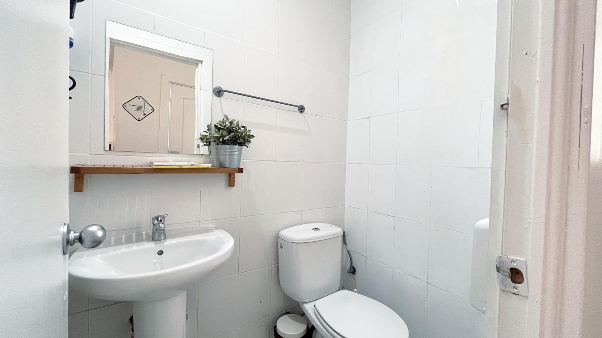 Triple Room Private Bathroom,1588149199:JPEG