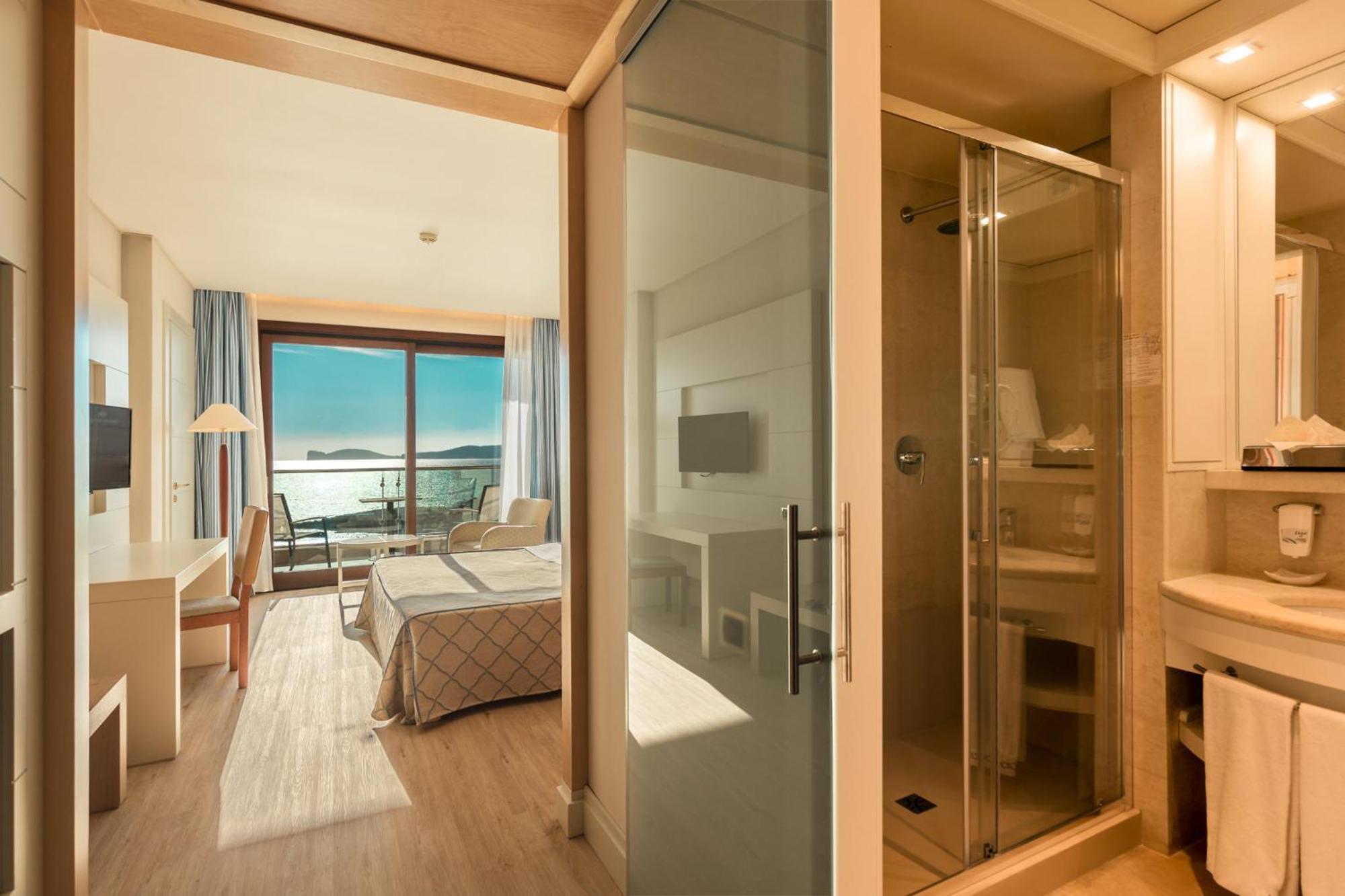 Double Room Balcony Frontal Sea View