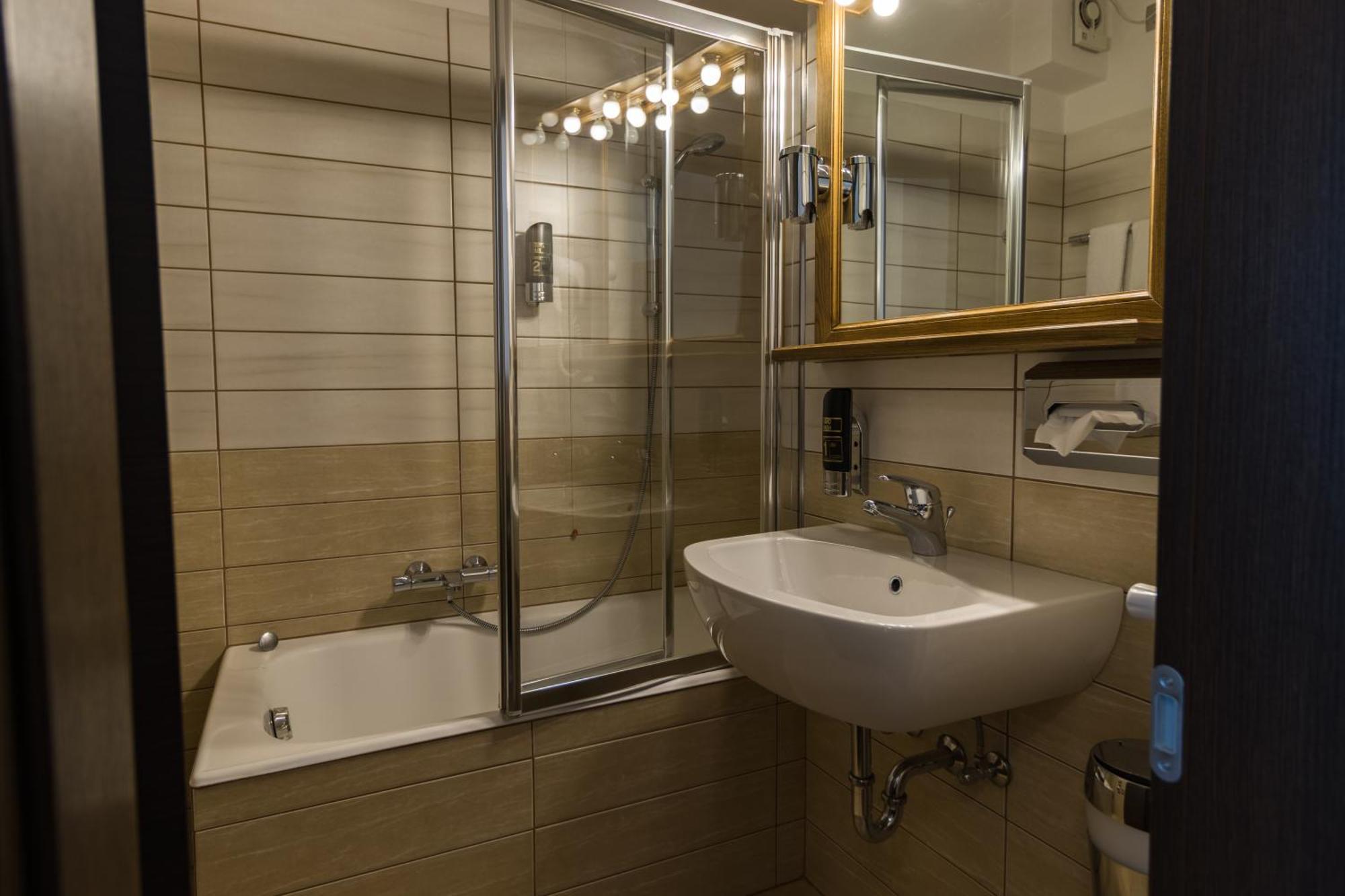 Superior Double Room,1589245086:JPEG