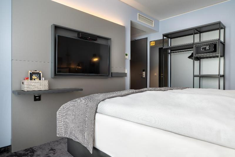 Premium Queen Room