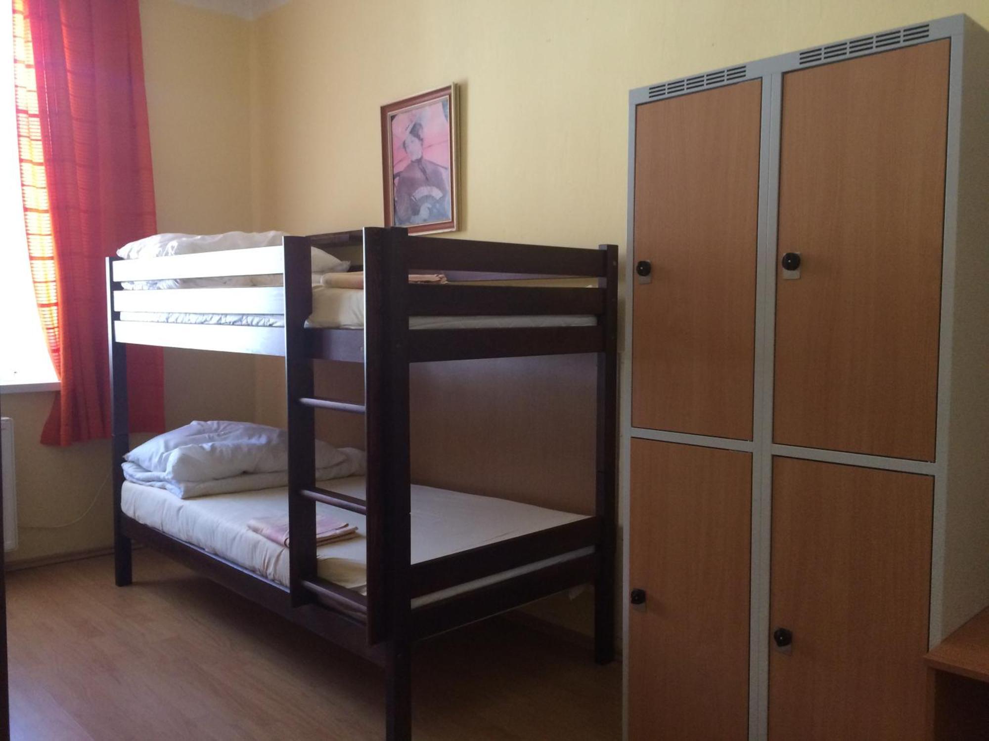 Bed 4-Bed Male Dormitory Room