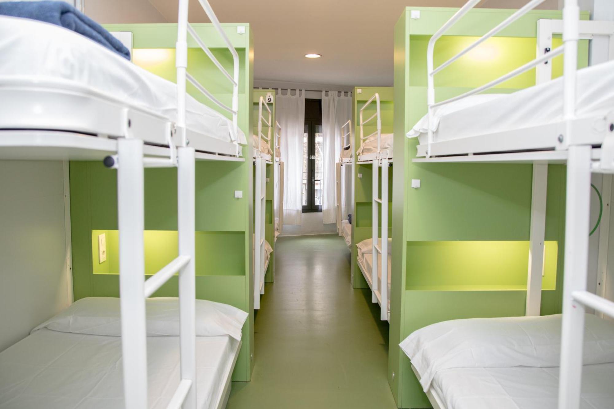 Bed 12-Bed Mixed Dormitory Room