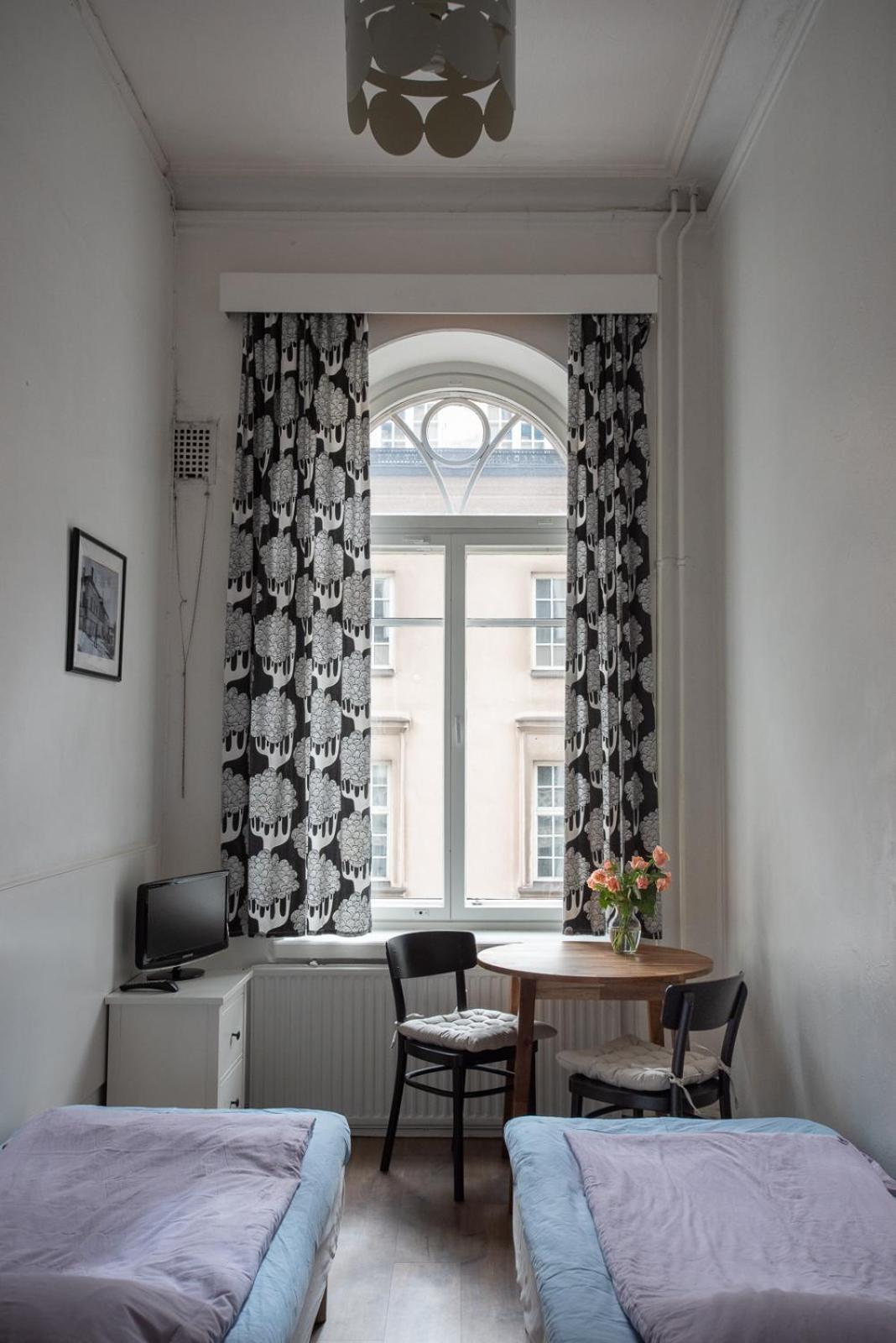 Twin Room,1589576819:JPEG