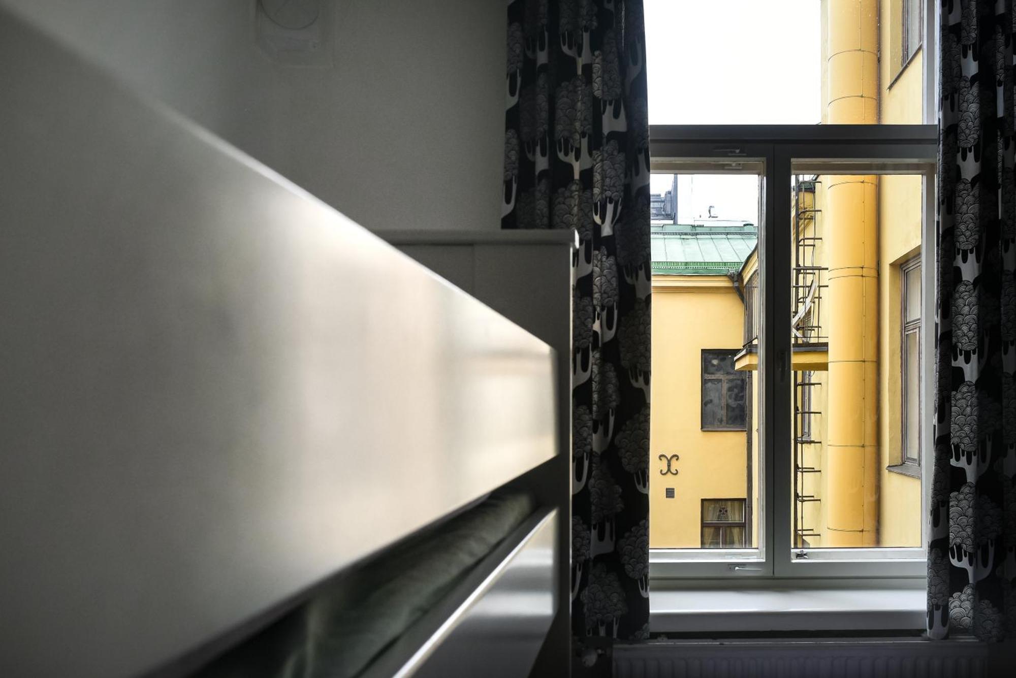 Posto Letto in Dormitorio Misto con 5 Letti