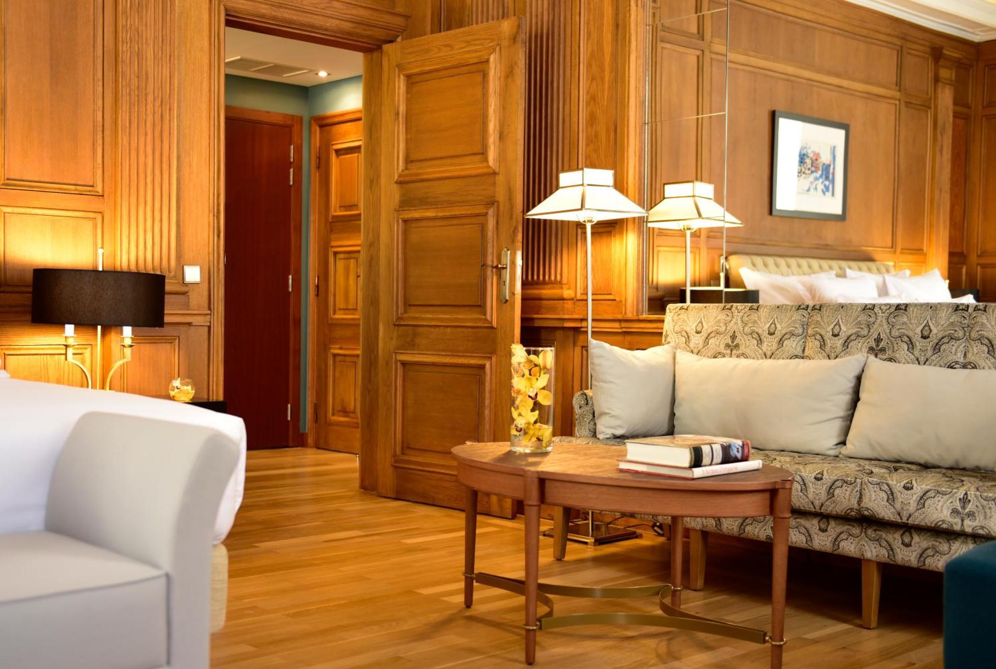 Suite Áurea King Size Bed