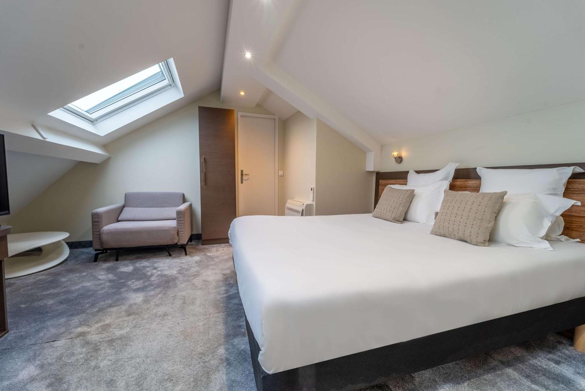 Junior Queen Suite,1274019106:JPEG