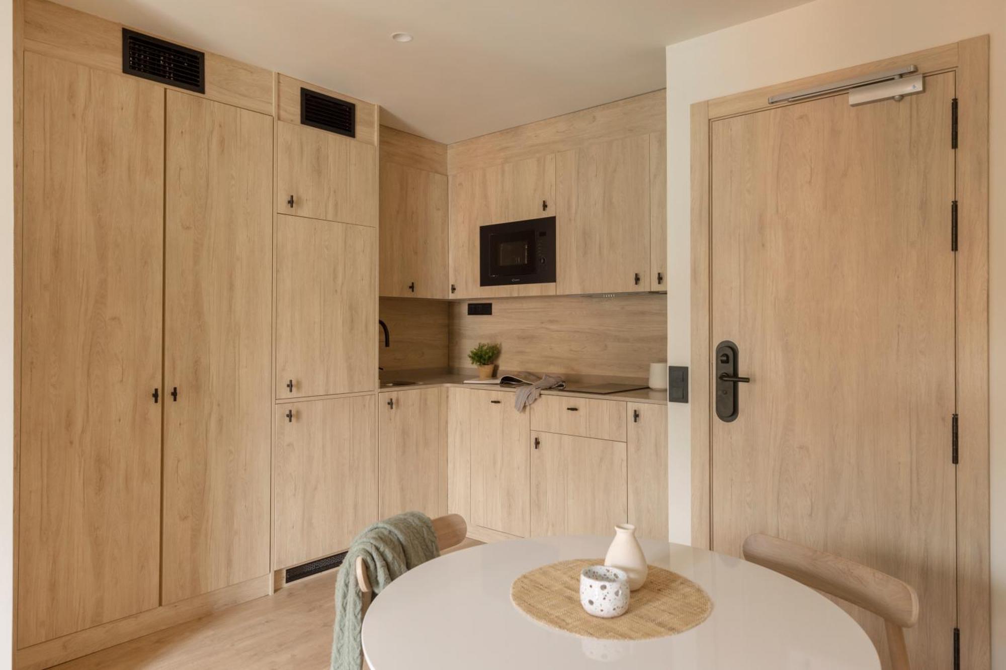 One-Bedroom Apartment,1590337477:JPEG