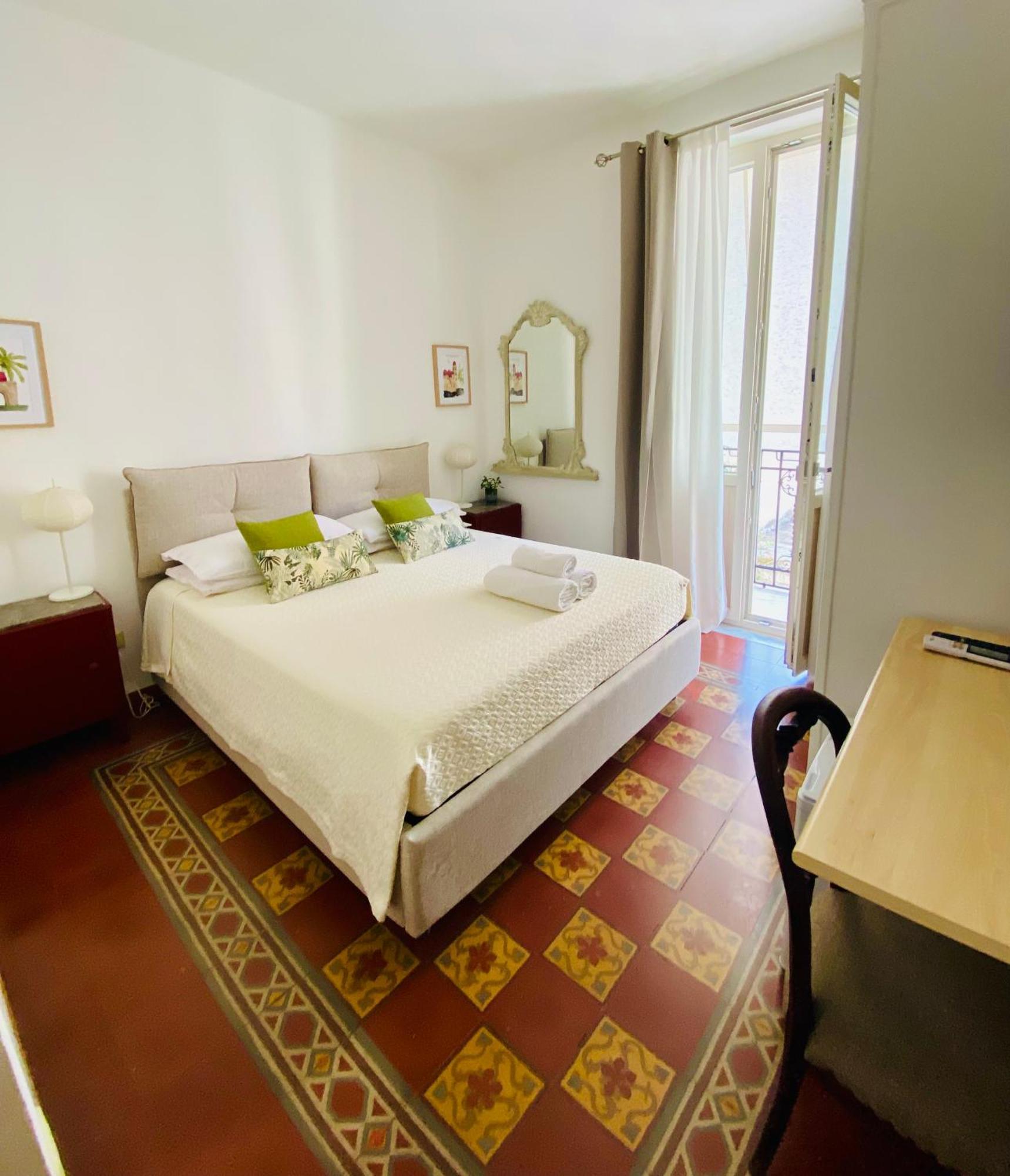 Double Room Private Bathroom