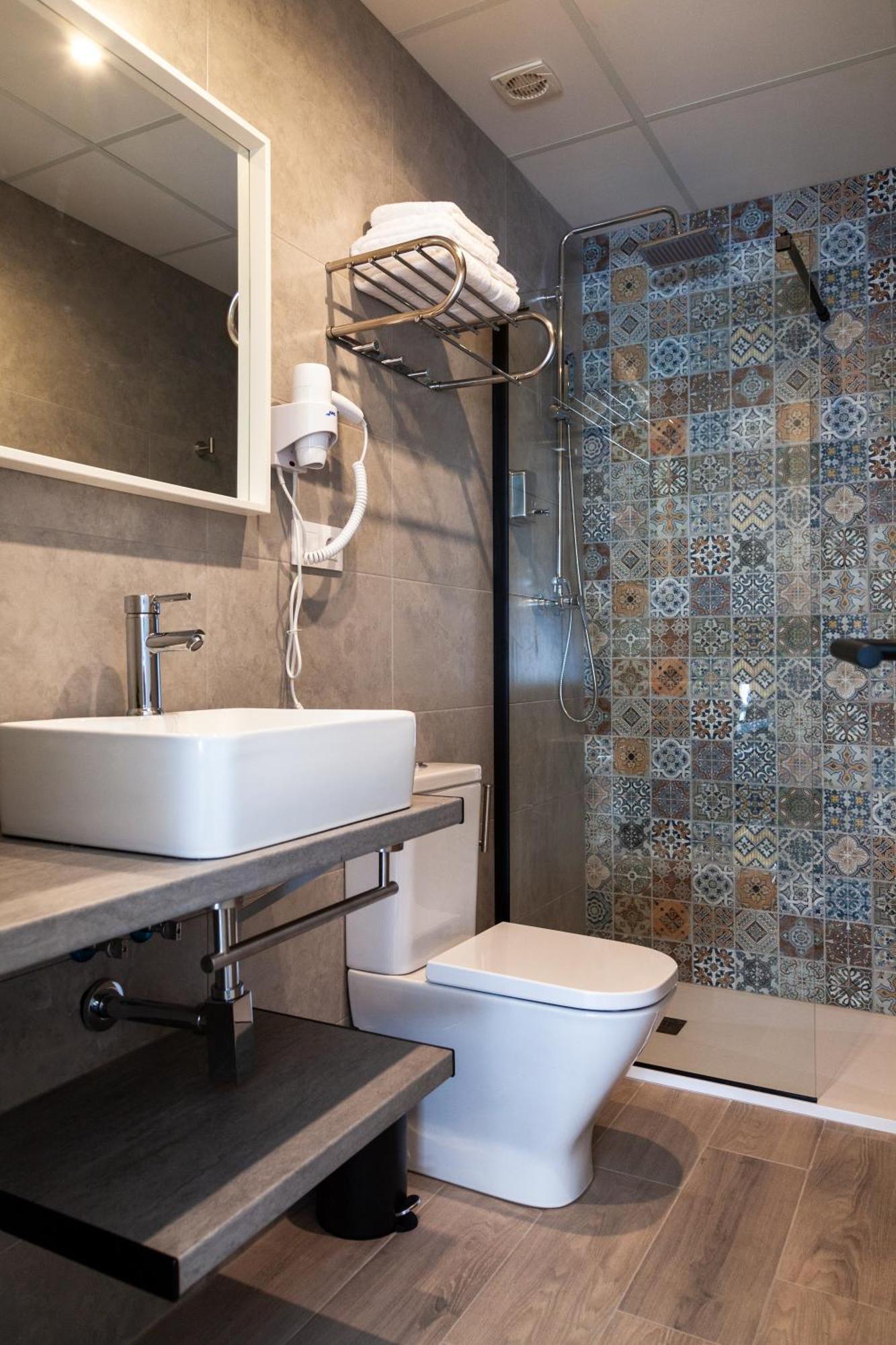 Standard Double Suite,1590927439:JPEG