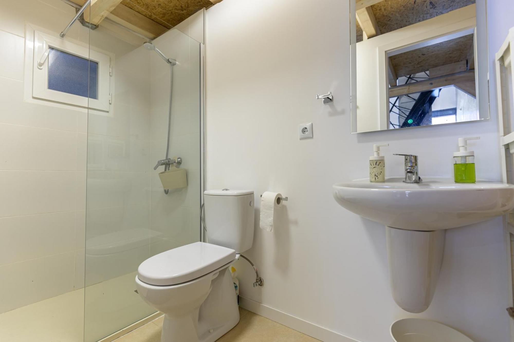 Two-Bedroom Loft Apartment,1611323818:JPEG