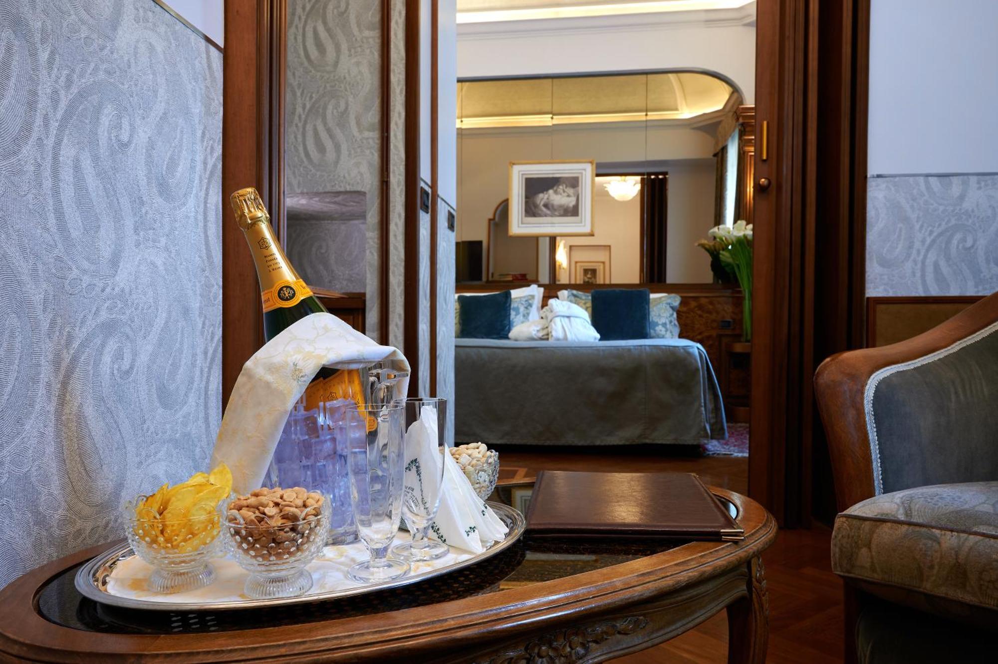 Junior Suite,1592044474:JPEG