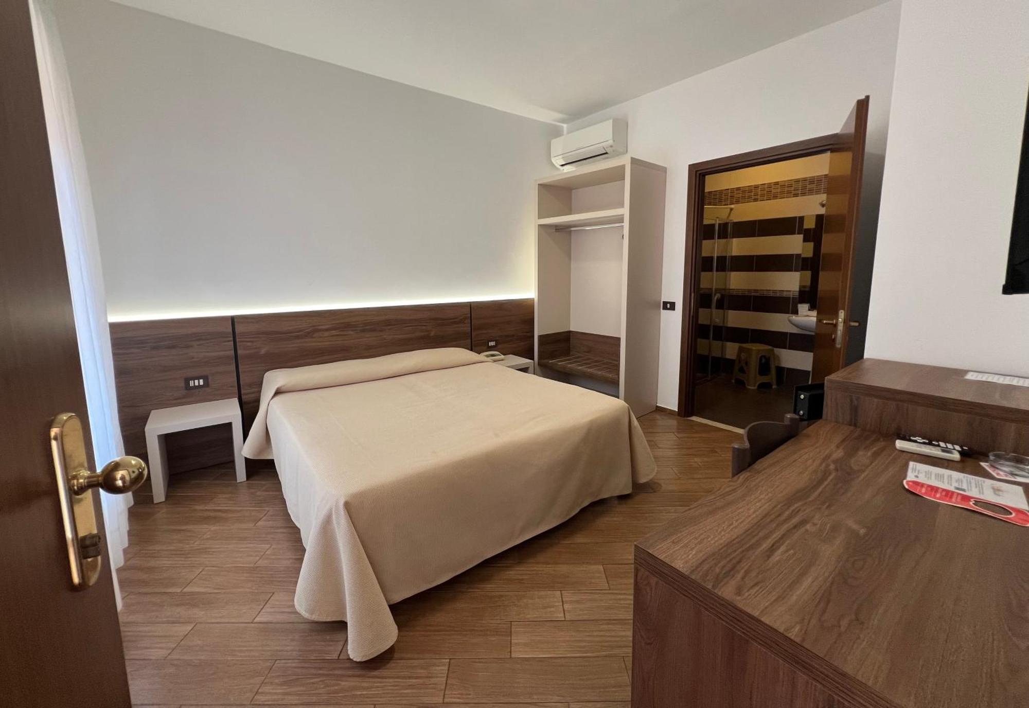 Economy Double or Twin Room,1592047309:JPEG