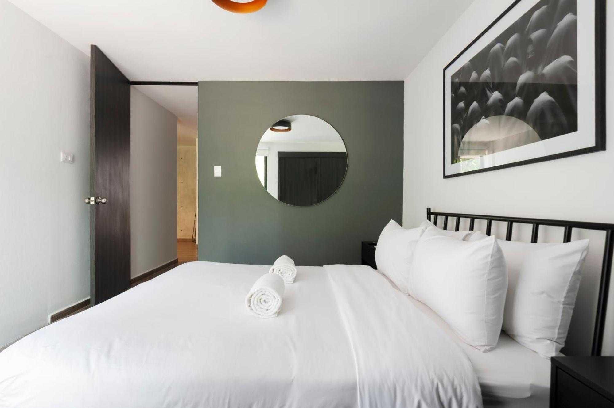 Refined 2BR w or Balcony Parque España,1592276204:JPEG