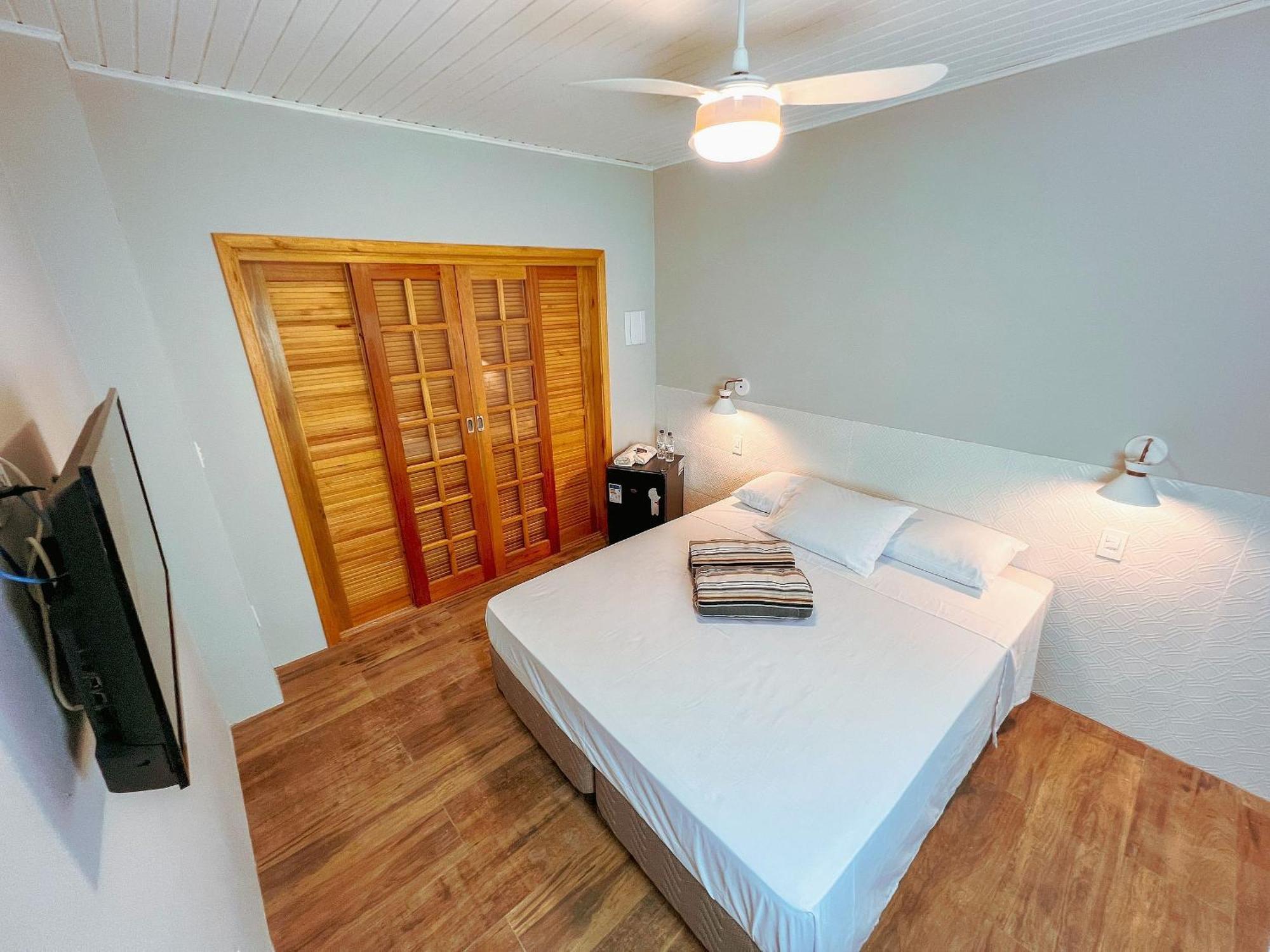 Quarto com Cama Queen-size