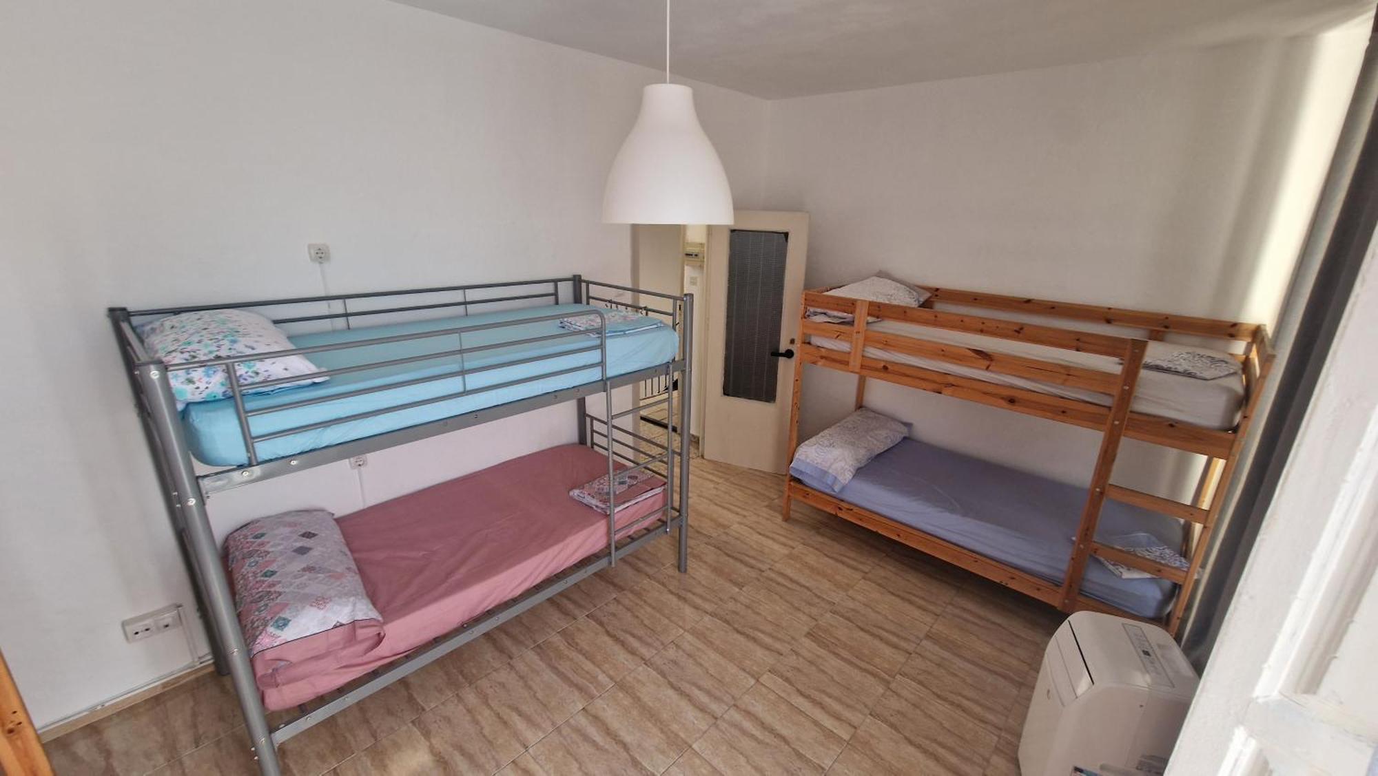 Bed 6-Bed Female Dormitory Room,1592842477:JPEG
