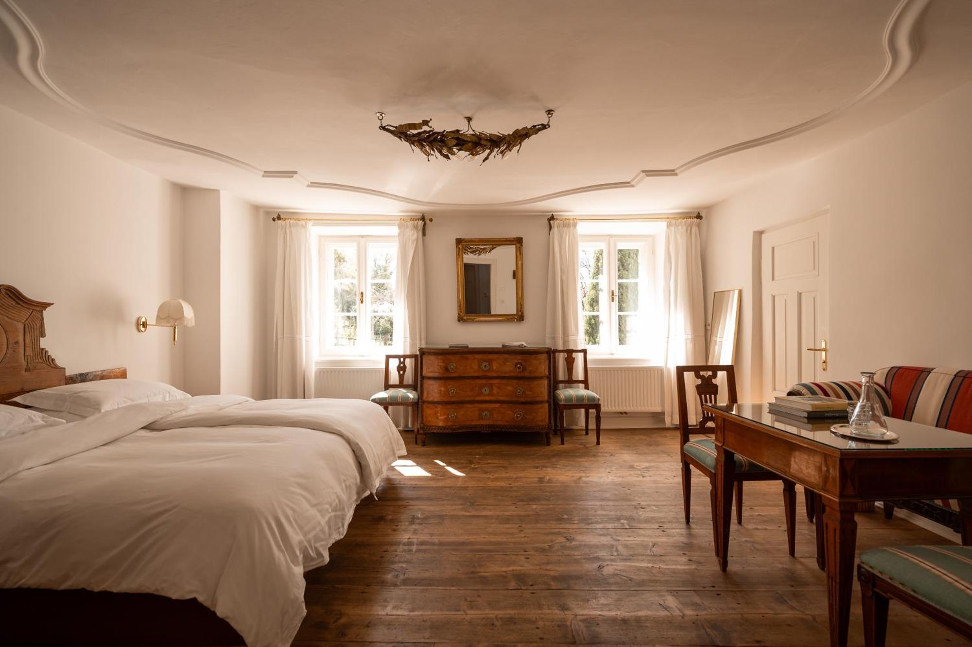 Classic Double Room,1592897067:JPEG