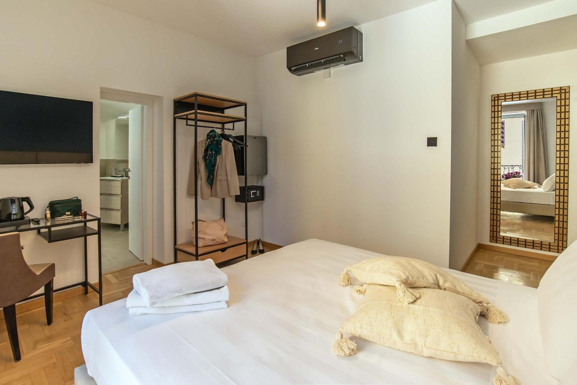 Standard Double Room,1594304835:JPEG