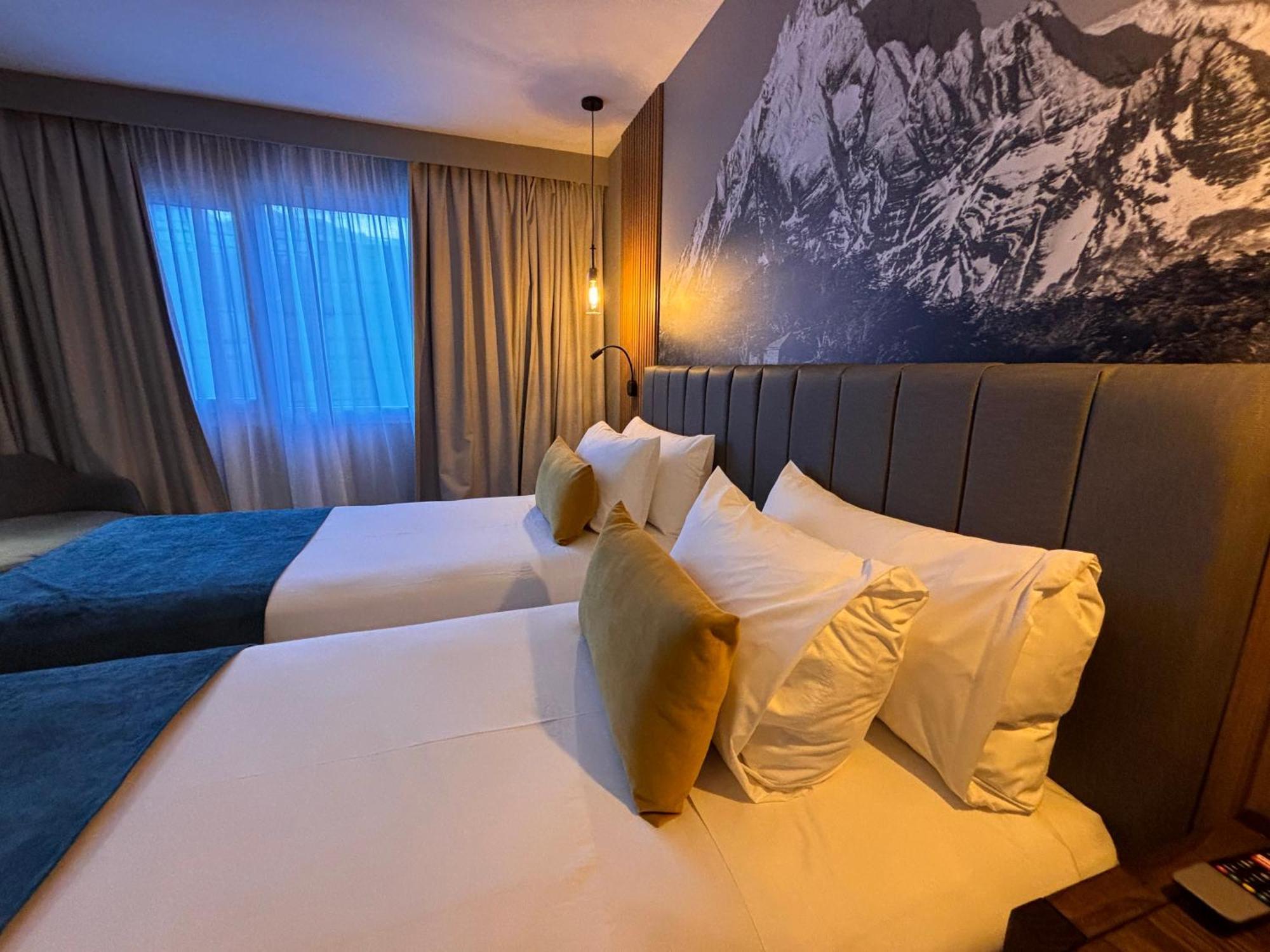 One-Bedroom Apartment,1594682810:JPEG