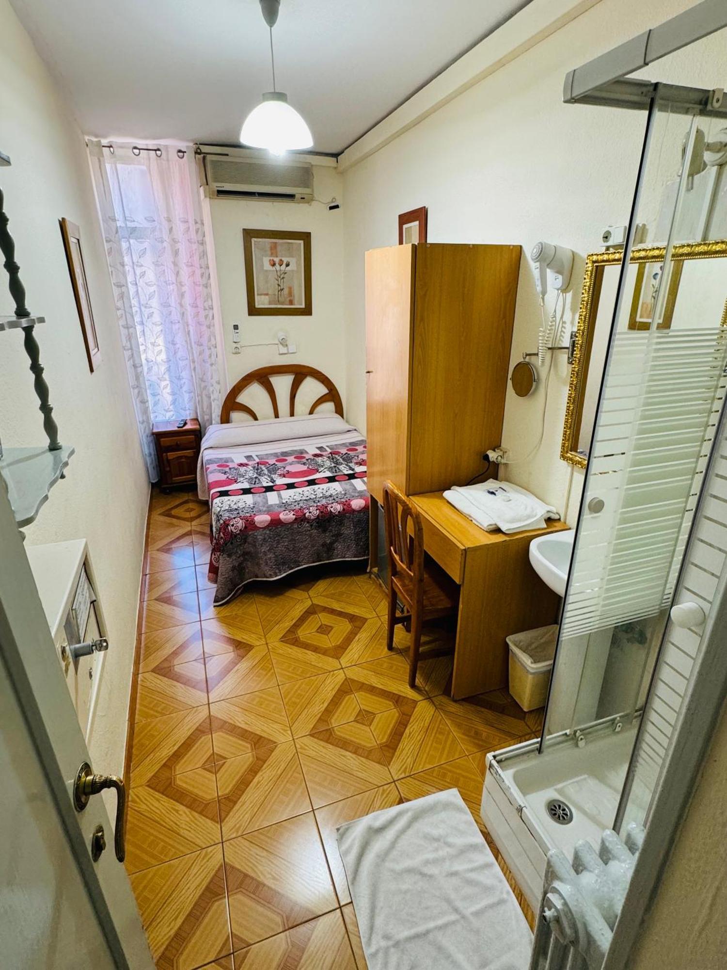 Single Room Shower,1595404009:JPEG