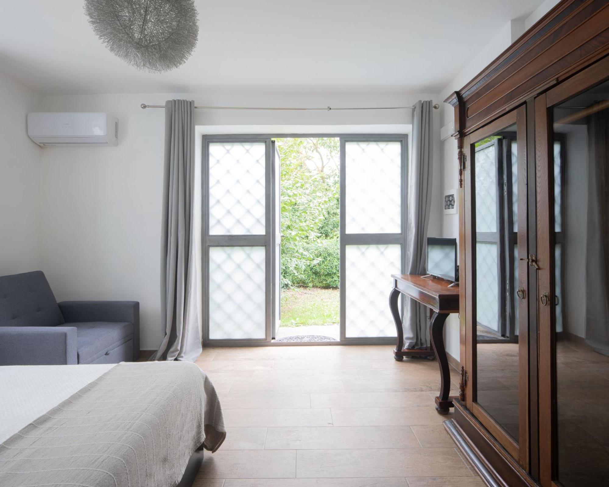 Double Room Private Bathroom