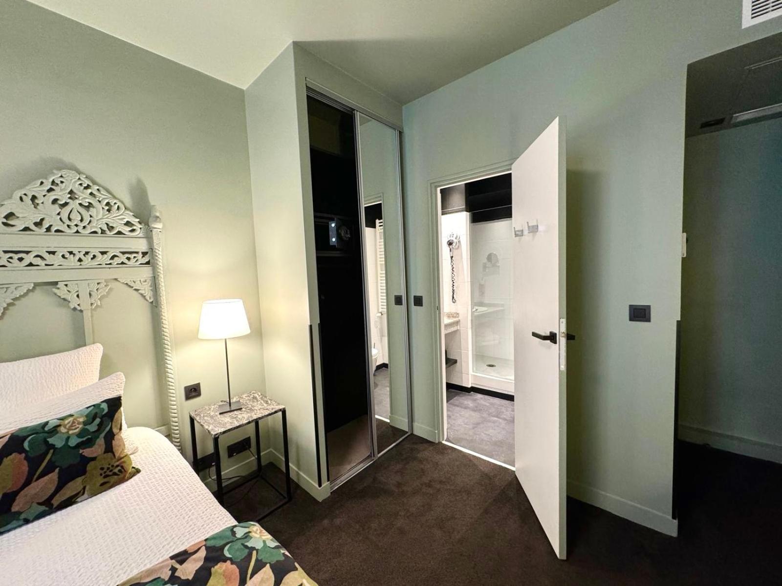 Single Room,1596009719:JPEG