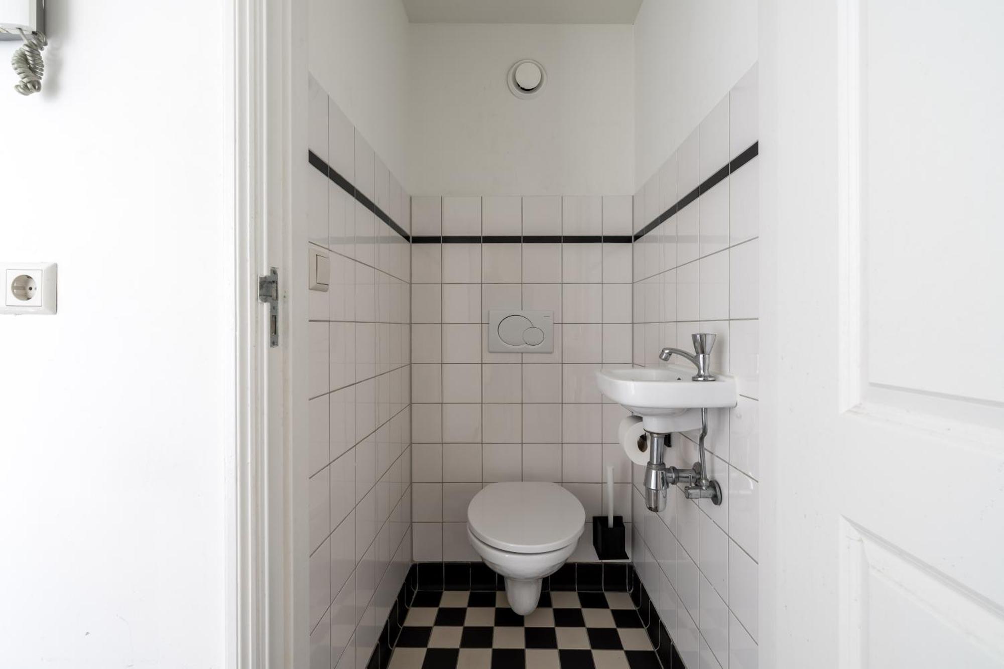 Large 1 Bedroom Apartment with Sofa Bed,1596019141:JPEG