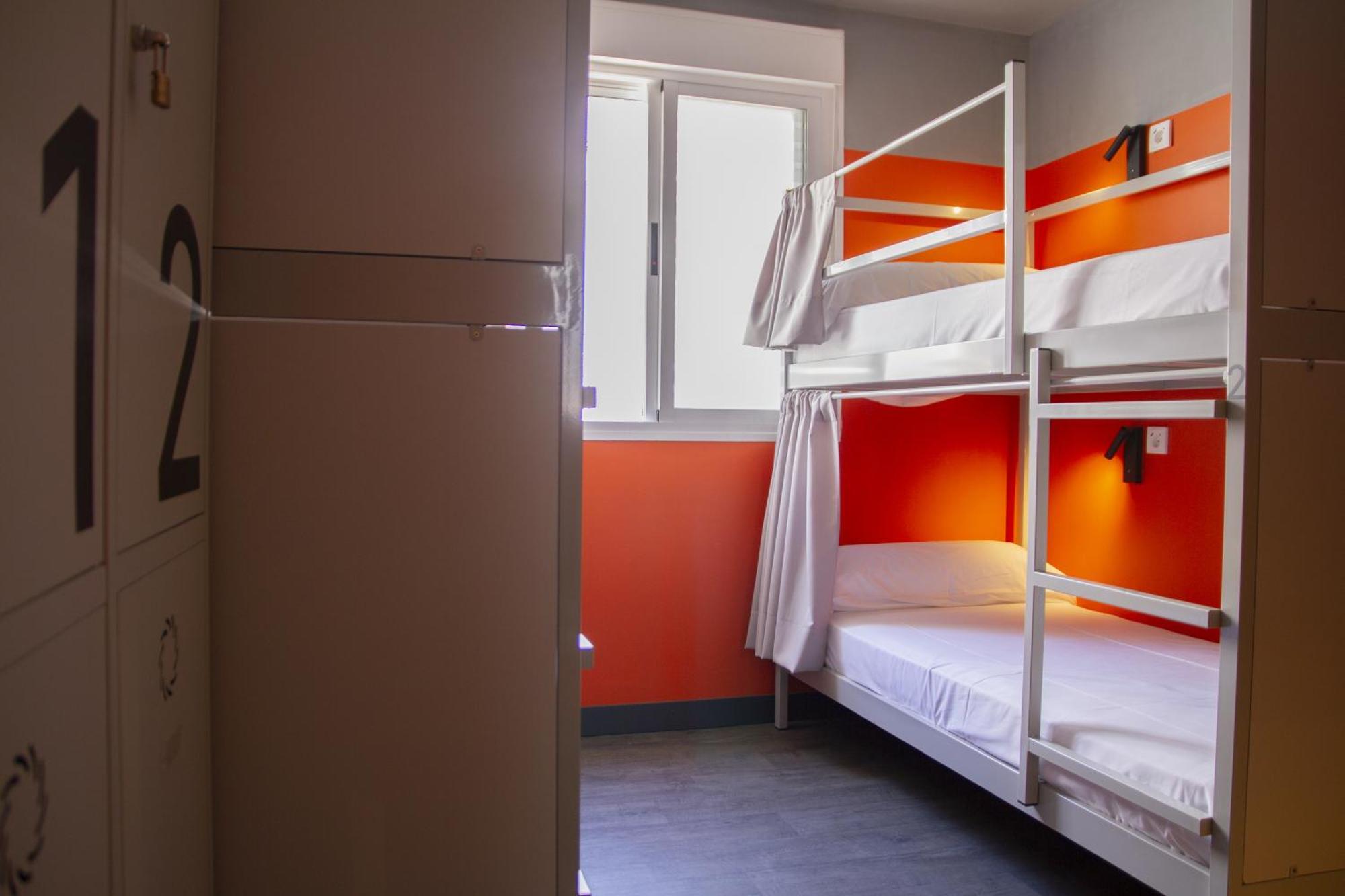 Bed 4-Bed Female Dormitory Room Private Bathroom,1596024782:JPEG