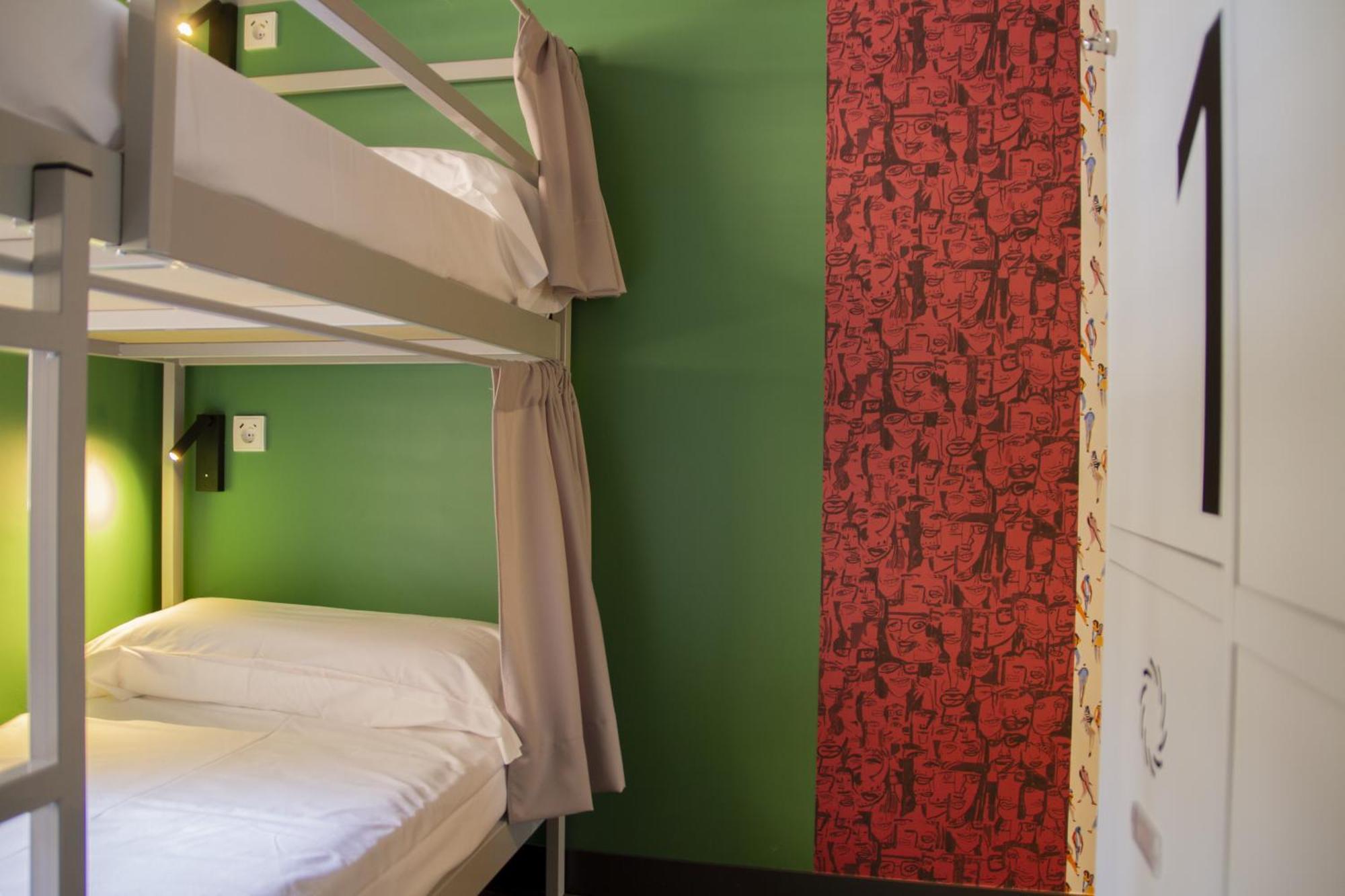 Bed 4-Bed Mixed Dormitory Room Private Bathroom,1596024512:JPEG
