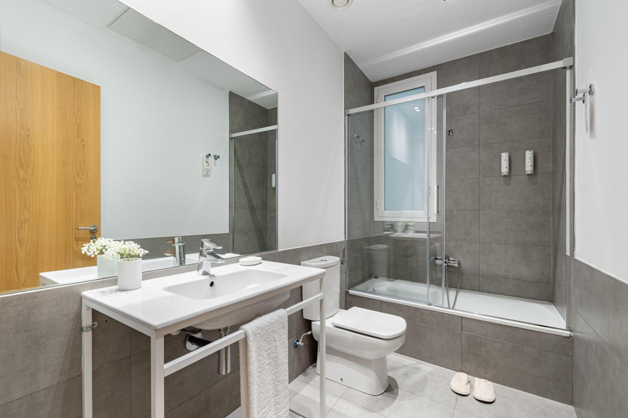 Three-Bedroom Apartment,1596034766:JPEG