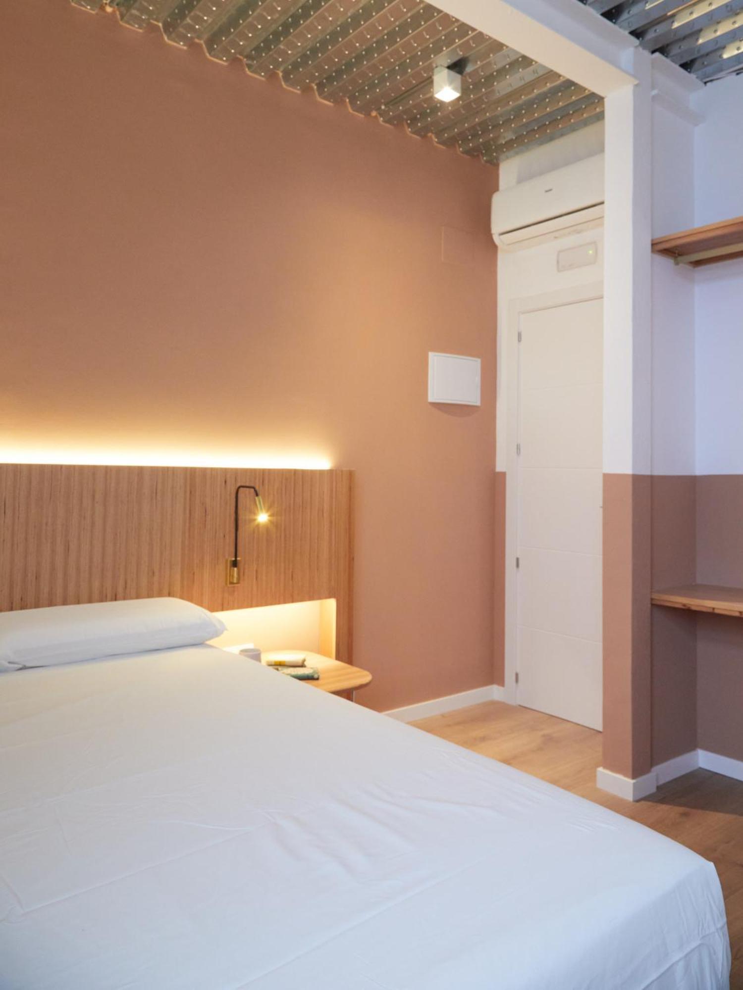 Double Room,1596481367:JPEG
