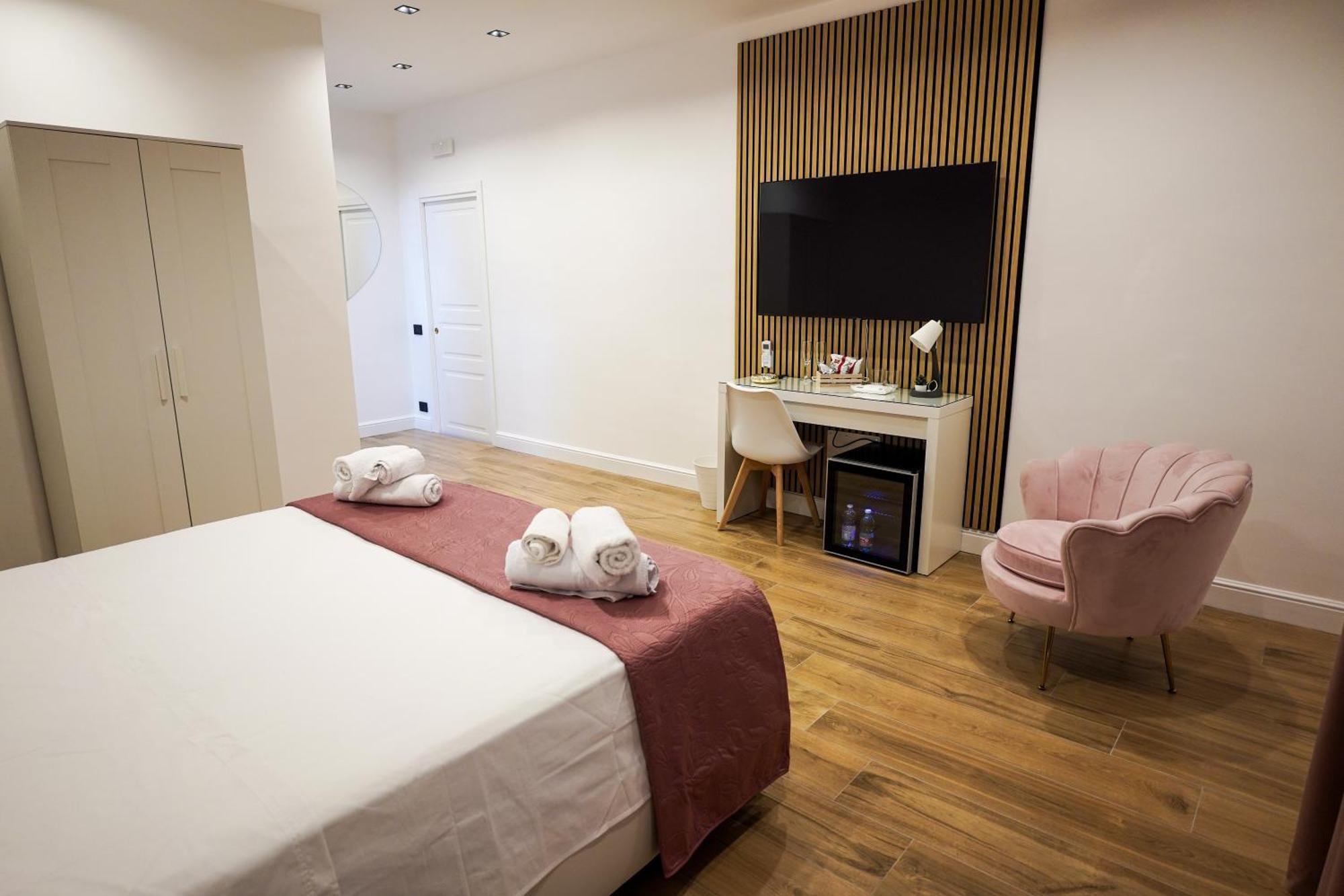 Double Room with Balcony,1596785342:JPEG