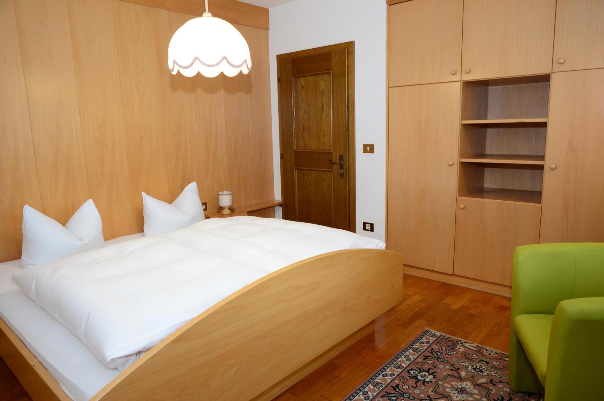 Large One-Bedroom Apartment