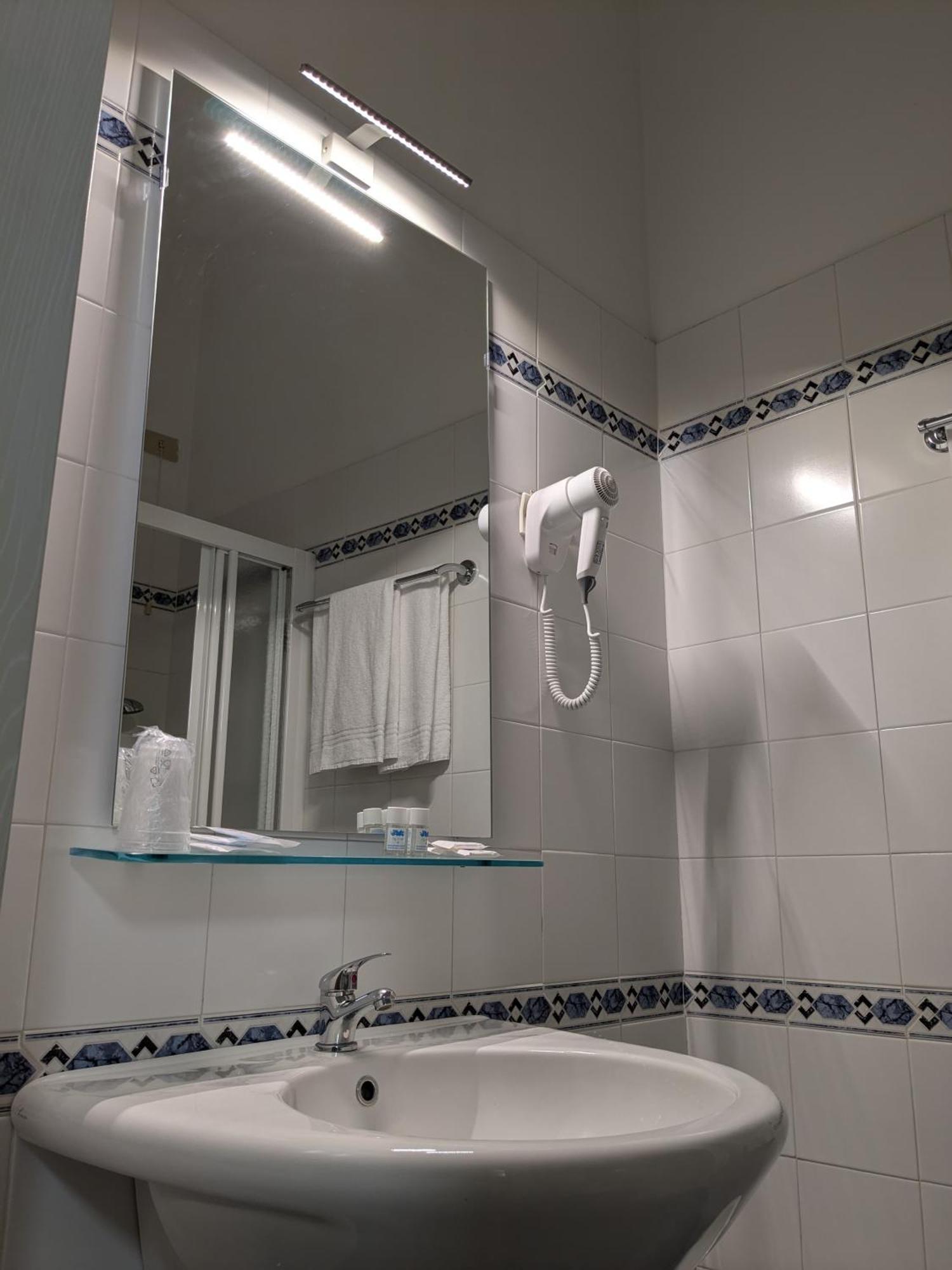 Triple Room,1597552742:JPEG