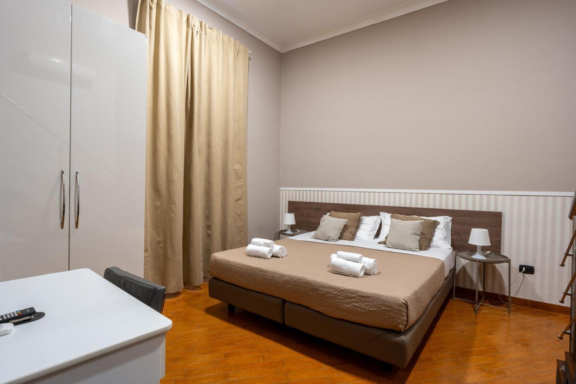 Deluxe Double Room,1597553680:JPEG