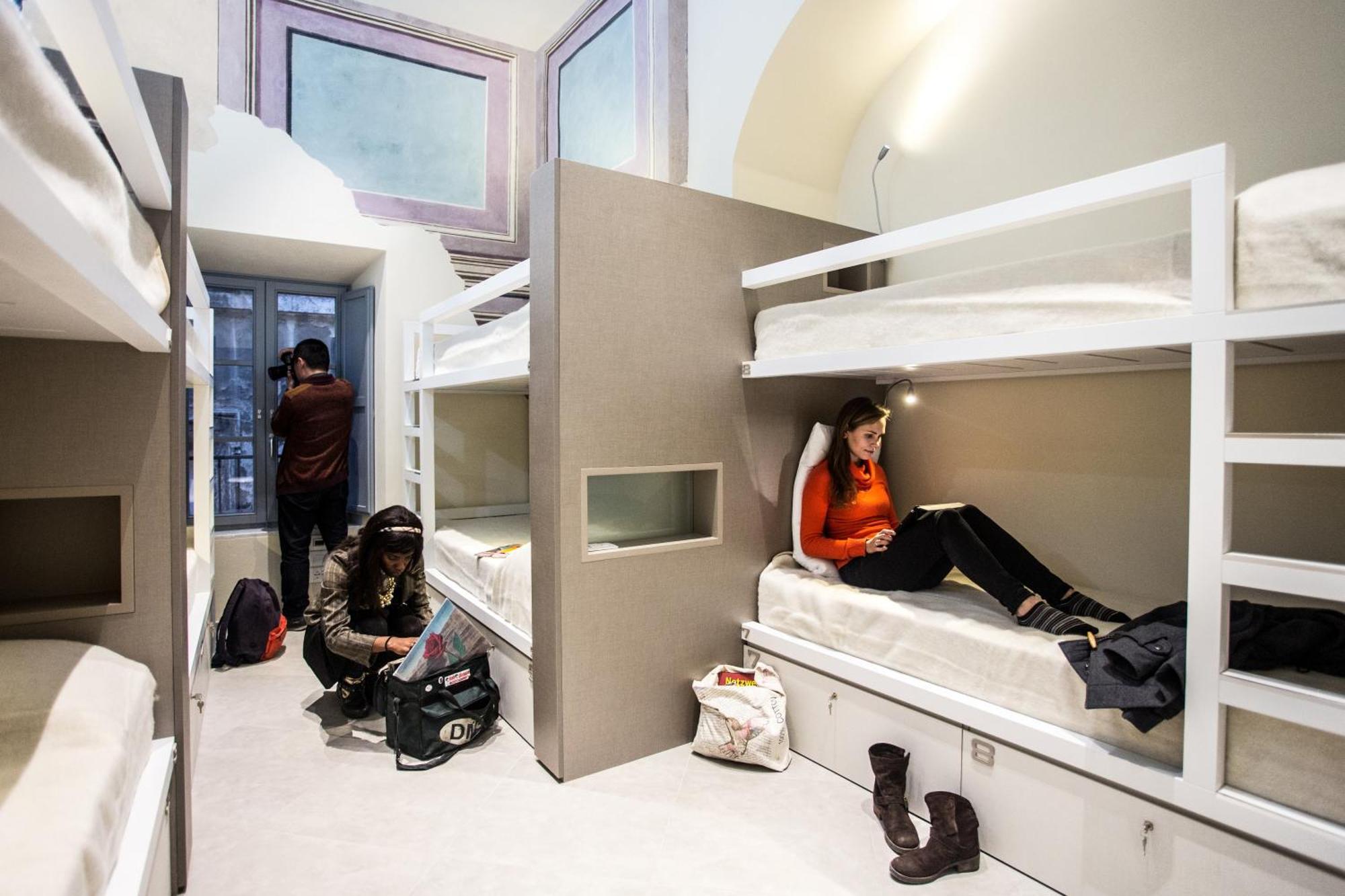 Single Bed Female Dormitory Room,835809593:JPEG