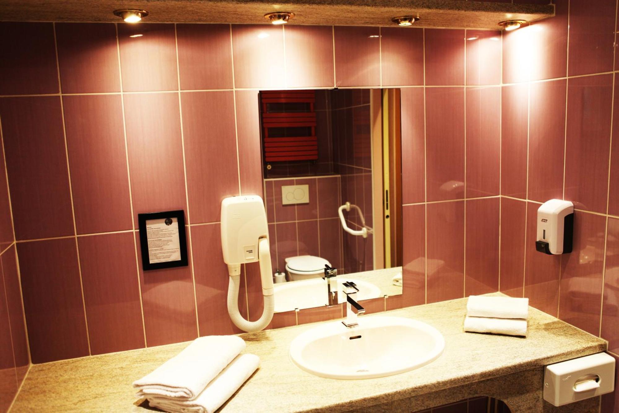Single Room,159801495:JPEG