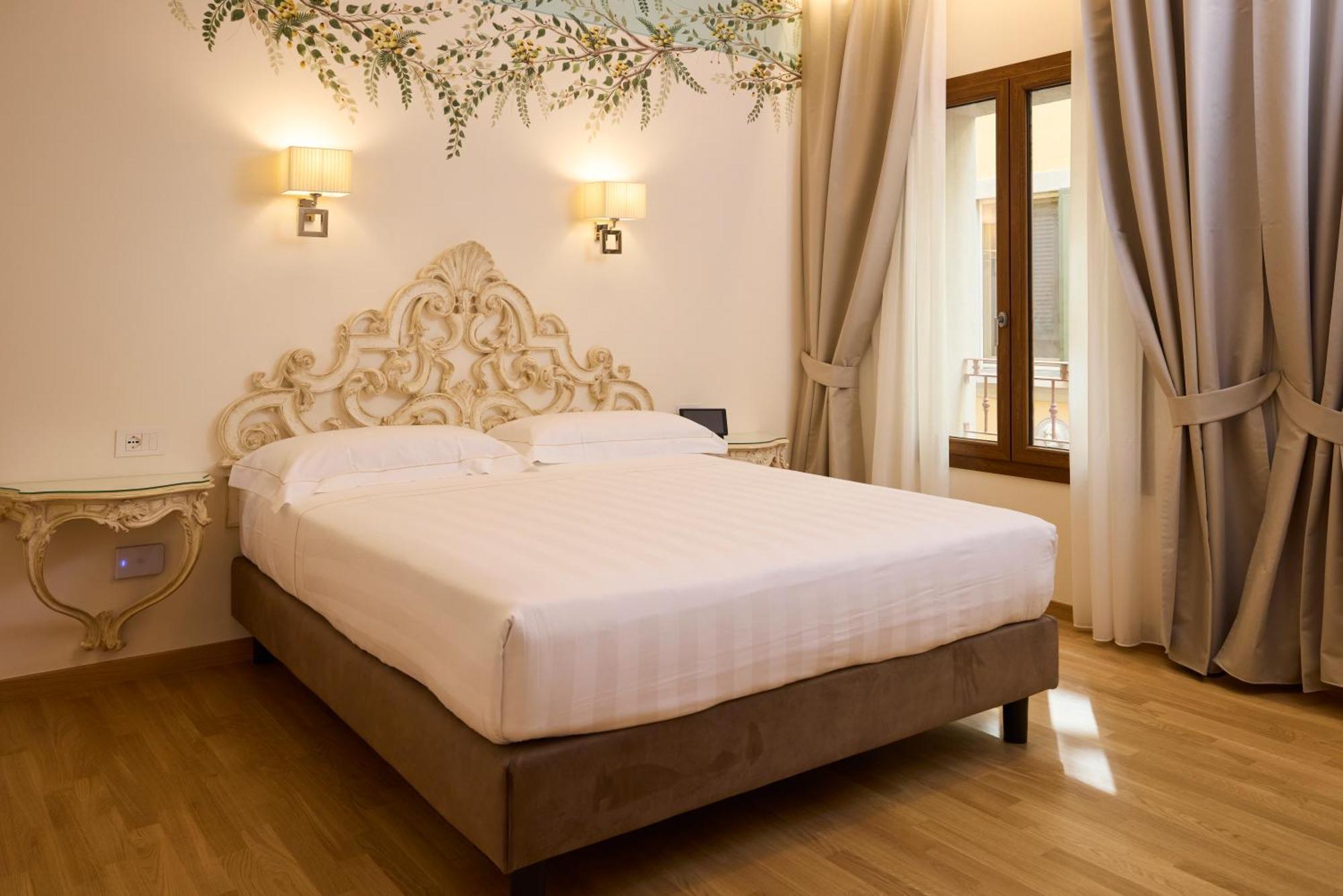 Standard Double or Twin Room Dependence