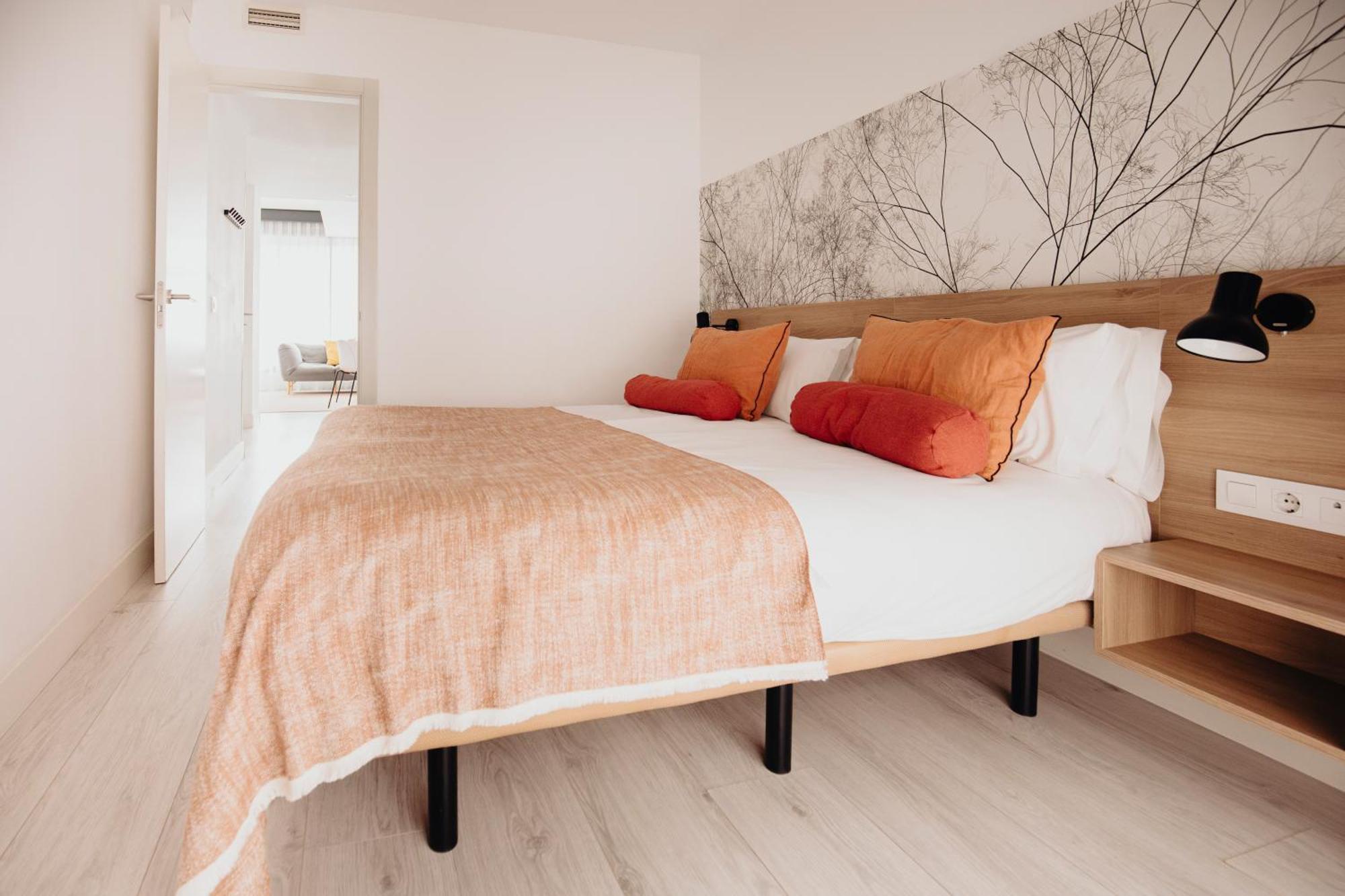Three-Bedroom Apartment Terrace,1598434373:JPEG