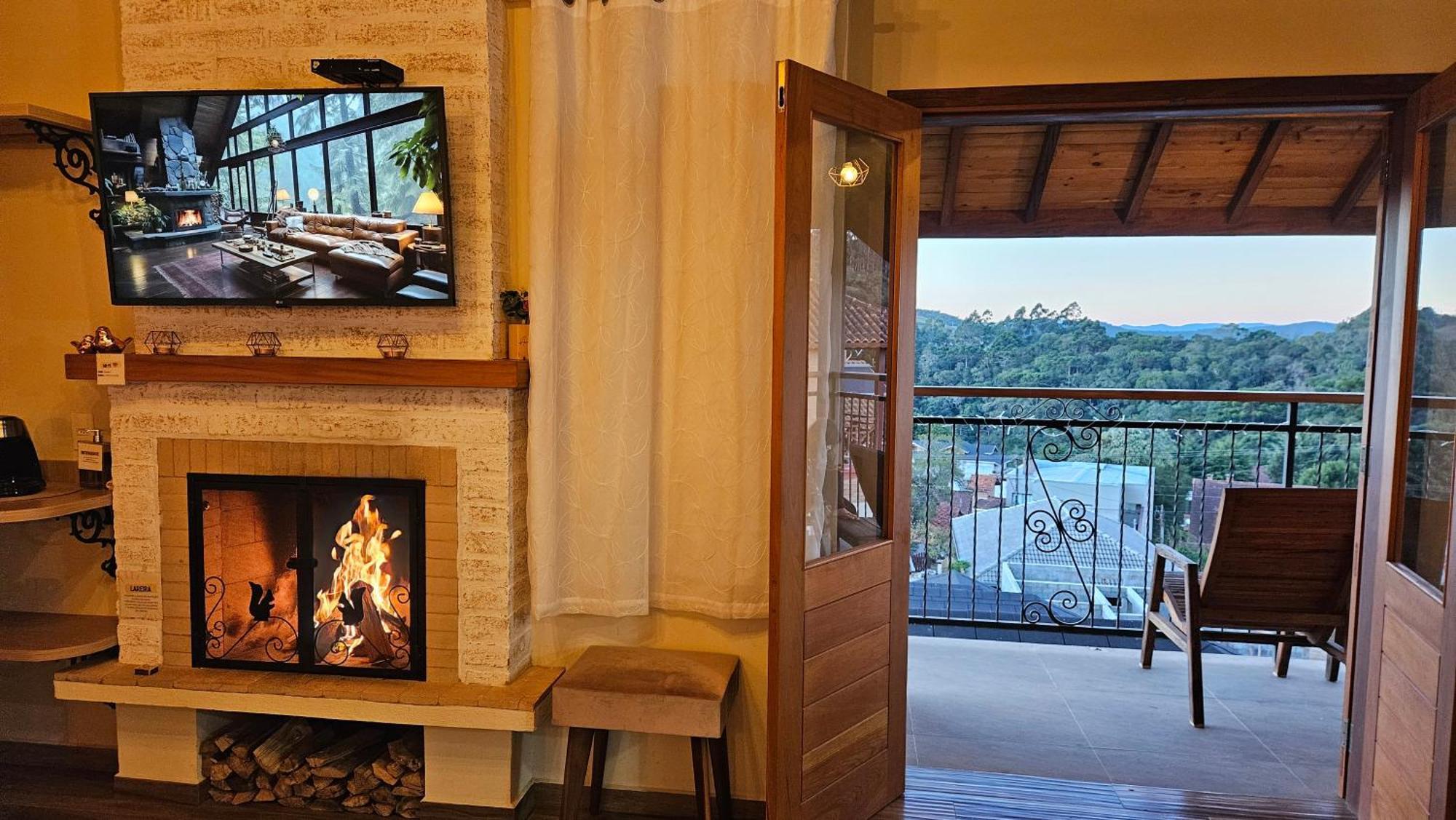 Master Suite Spa Bath Balcony,1661688434:JPEG