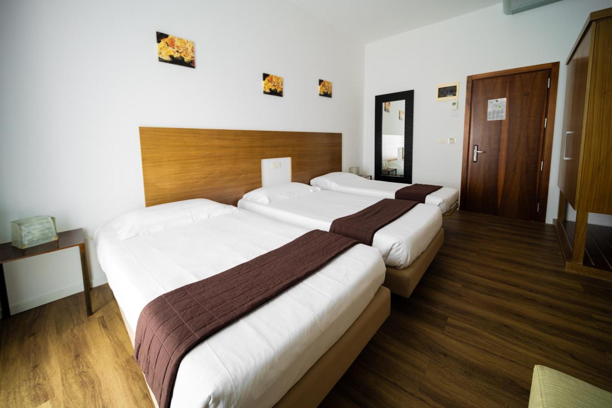 Triple Room,1599645549:JPEG