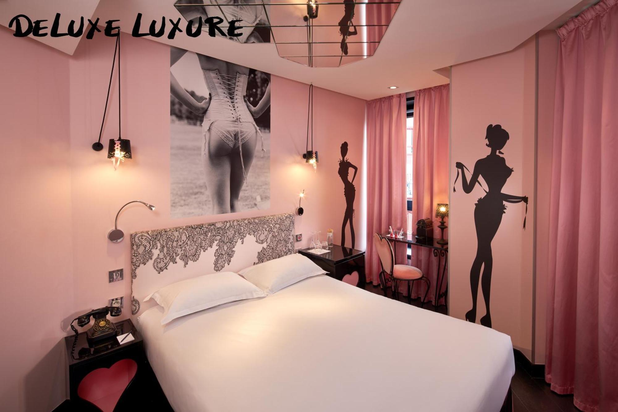 Deluxe Room,1599657064:JPEG