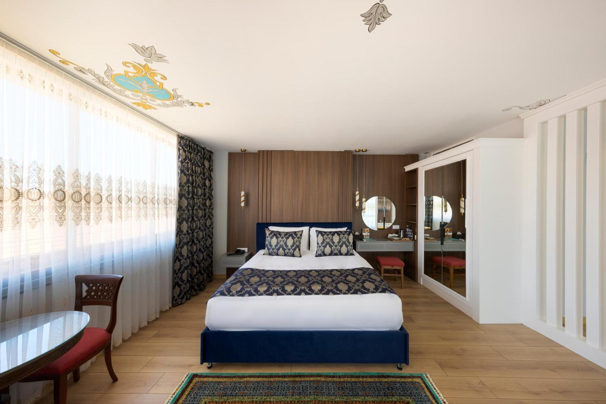 Queen Suite Hagia Sophia View